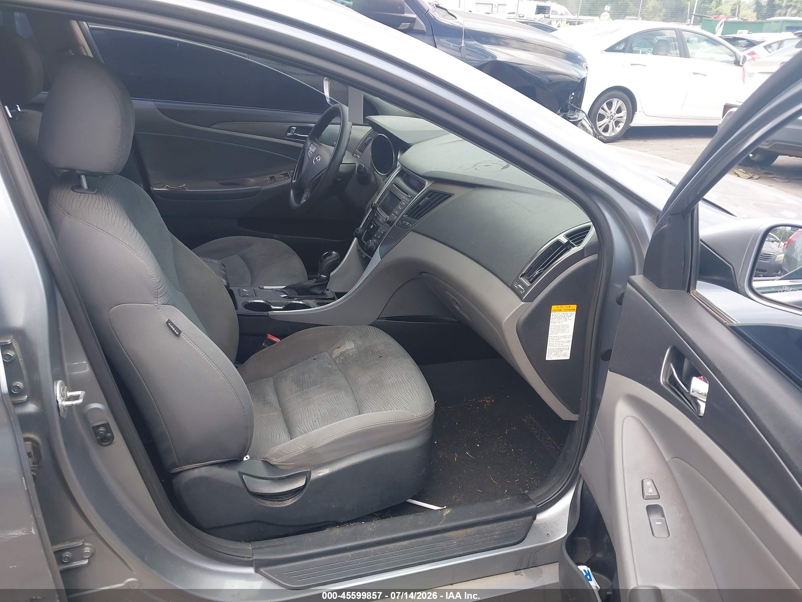 2015 Hyundai Sonata Hybrid Серебряный vin: KMHEC4A42FA137459
