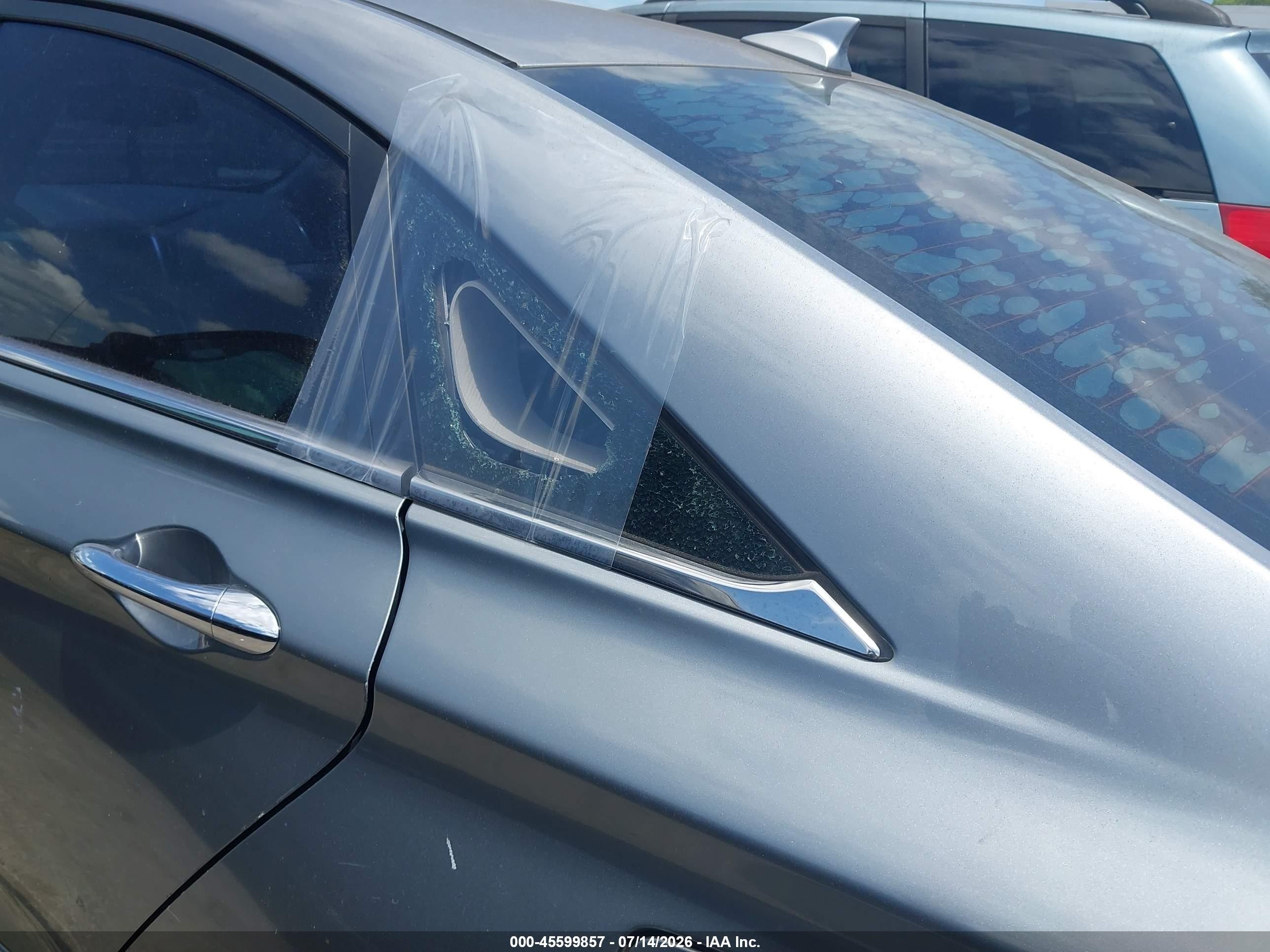 2015 Hyundai Sonata Hybrid Серебряный vin: KMHEC4A42FA137459