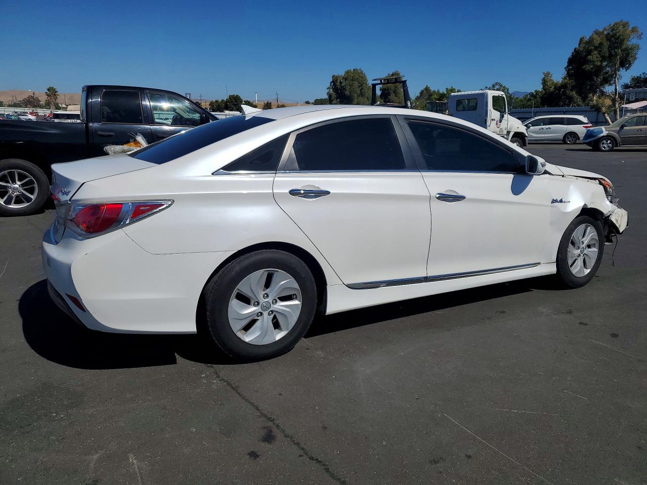 2015 Hyundai Sonata Hybrid Base White vin: KMHEC4A42FA137901