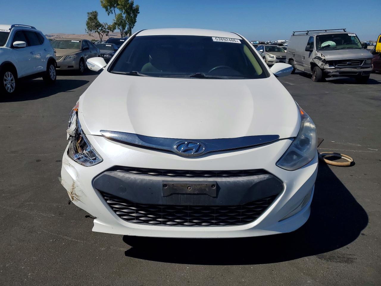 2015 Hyundai Sonata Hybrid Base White vin: KMHEC4A42FA137901