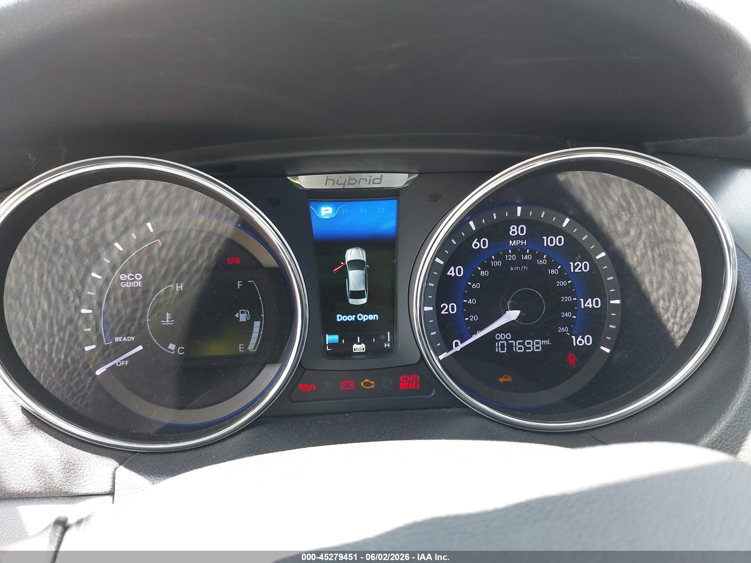2015 Hyundai Sonata Hybrid   Silver vin: KMHEC4A42FA138692