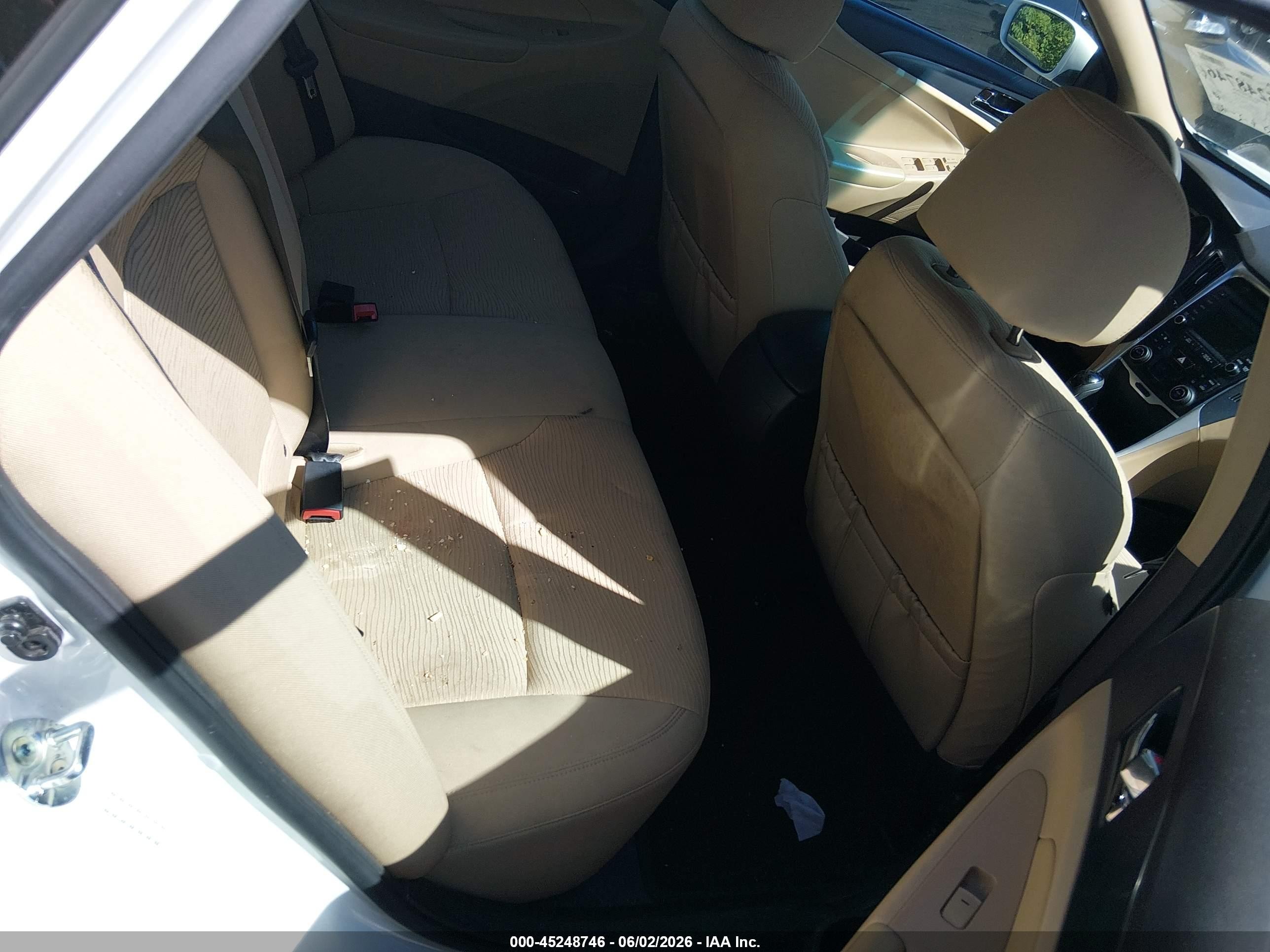 2015 Hyundai Sonata Hybrid   White vin: KMHEC4A42FA139647
