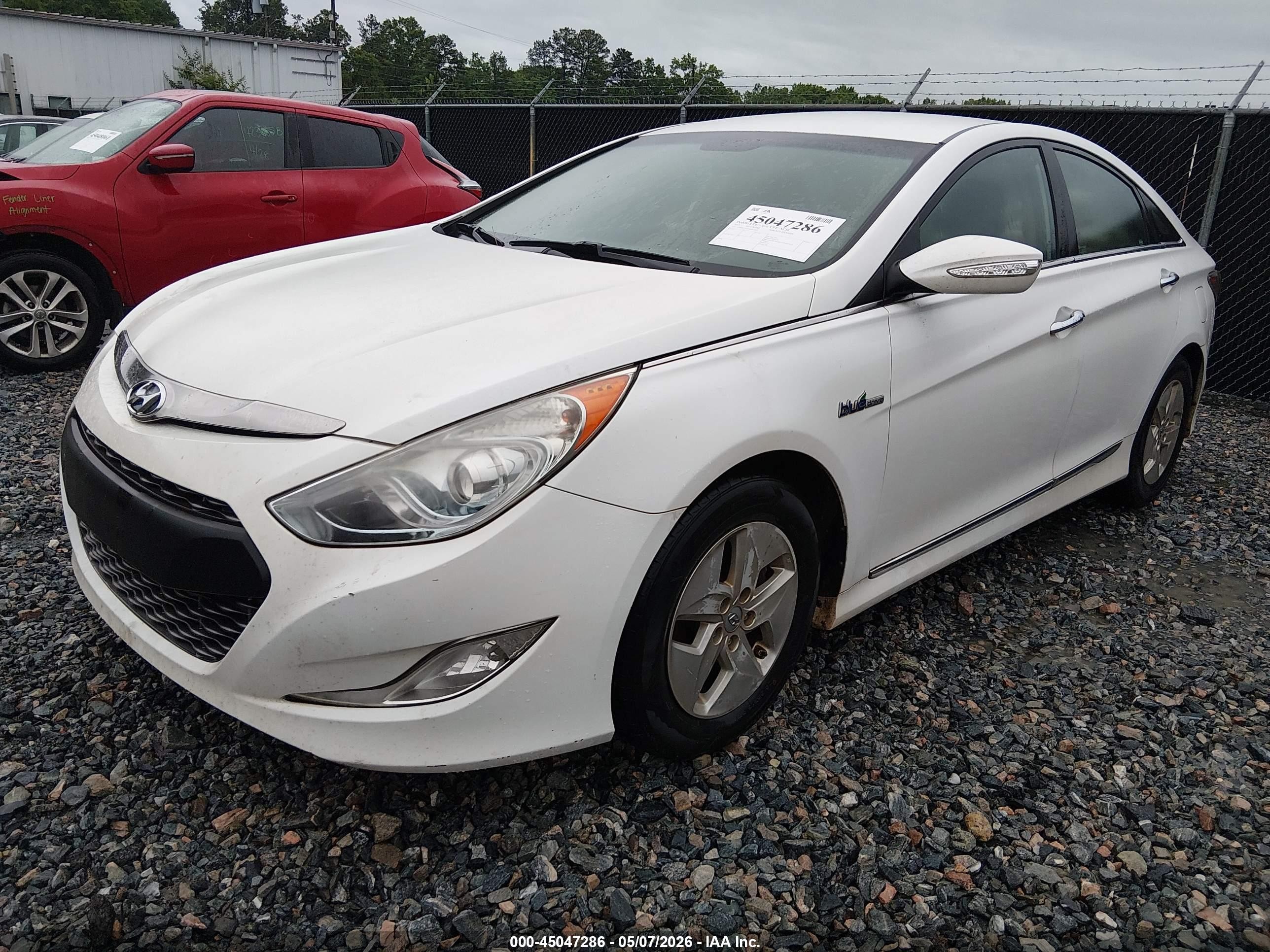 2011 Hyundai Sonata Hybrid   White vin: KMHEC4A43BA003618