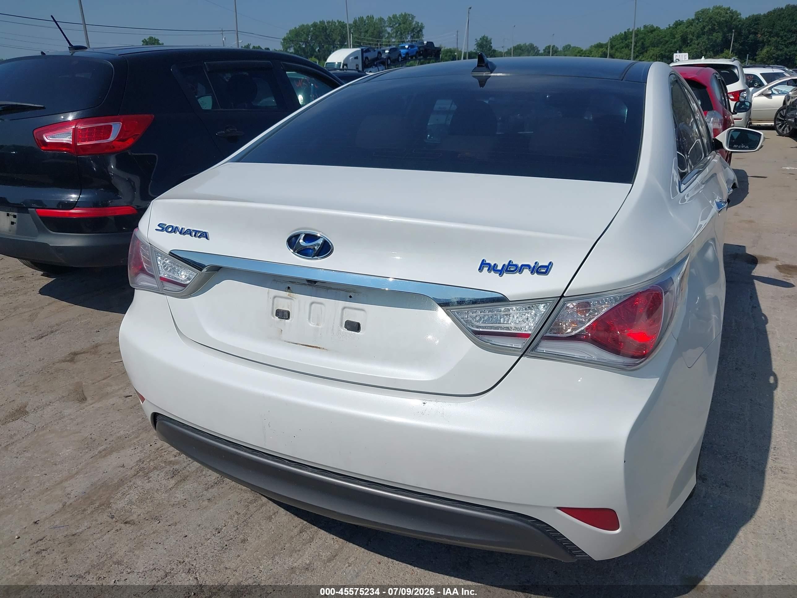 2011 Hyundai Sonata Hybrid   White vin: KMHEC4A43BA009466