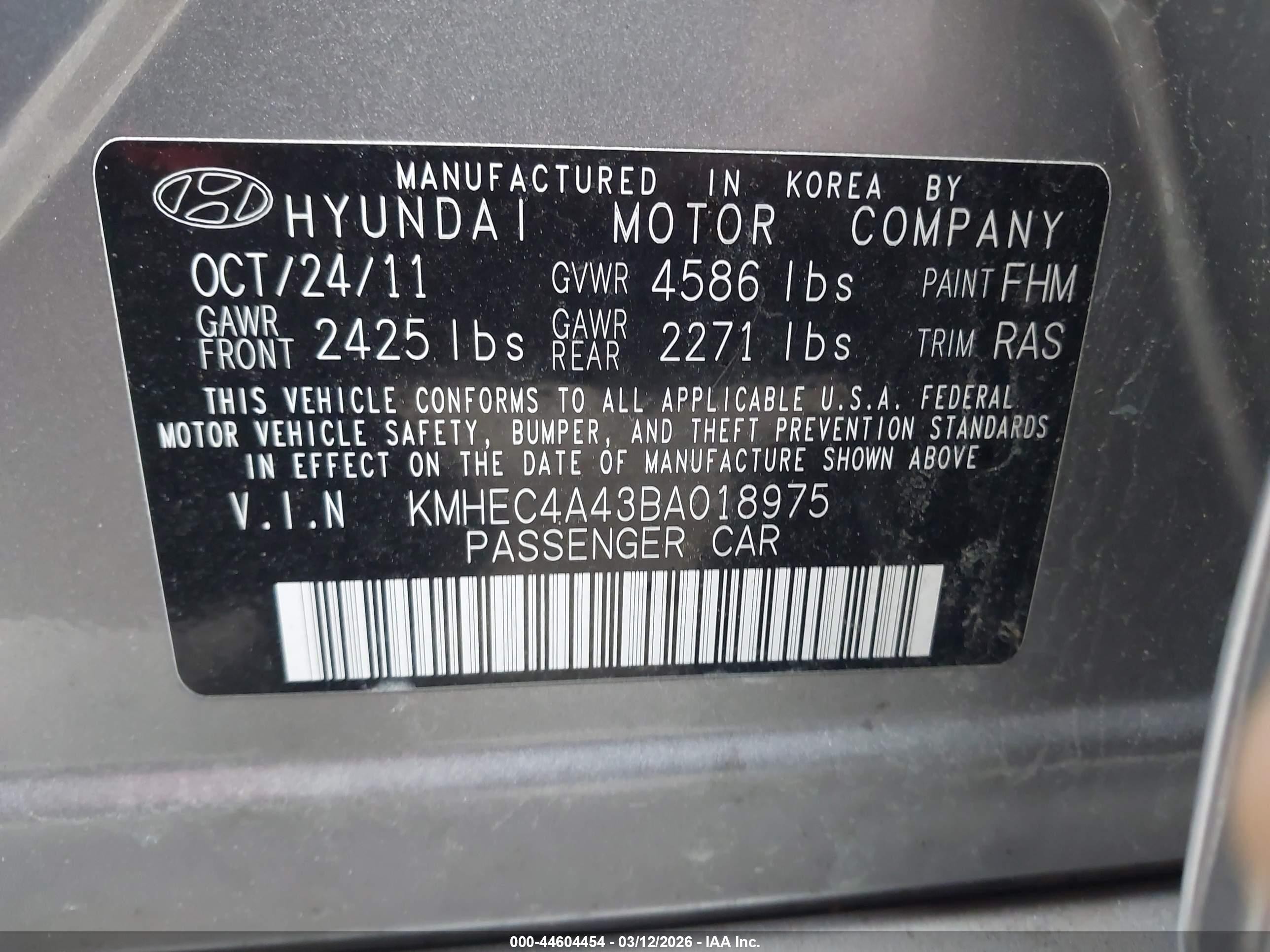 2011 Hyundai Sonata Hybrid   Silver vin: KMHEC4A43BA018975