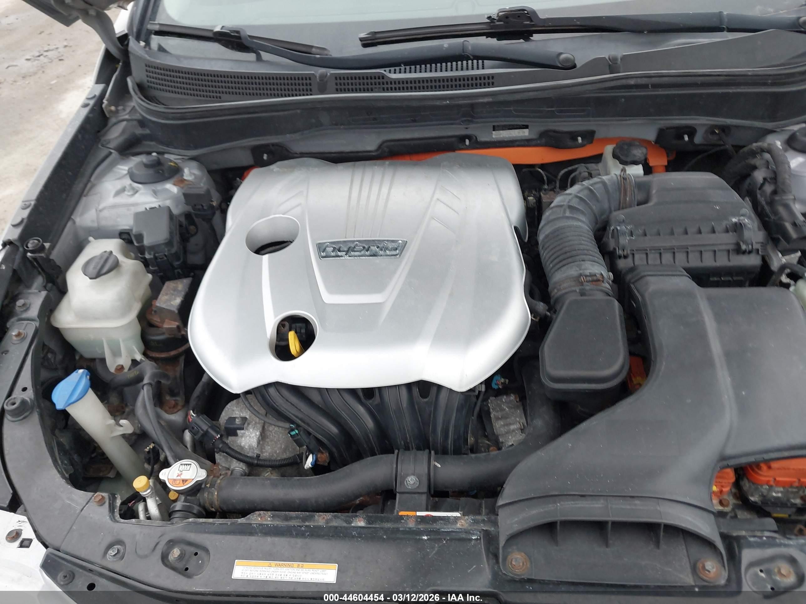 2011 Hyundai Sonata Hybrid   Silver vin: KMHEC4A43BA018975