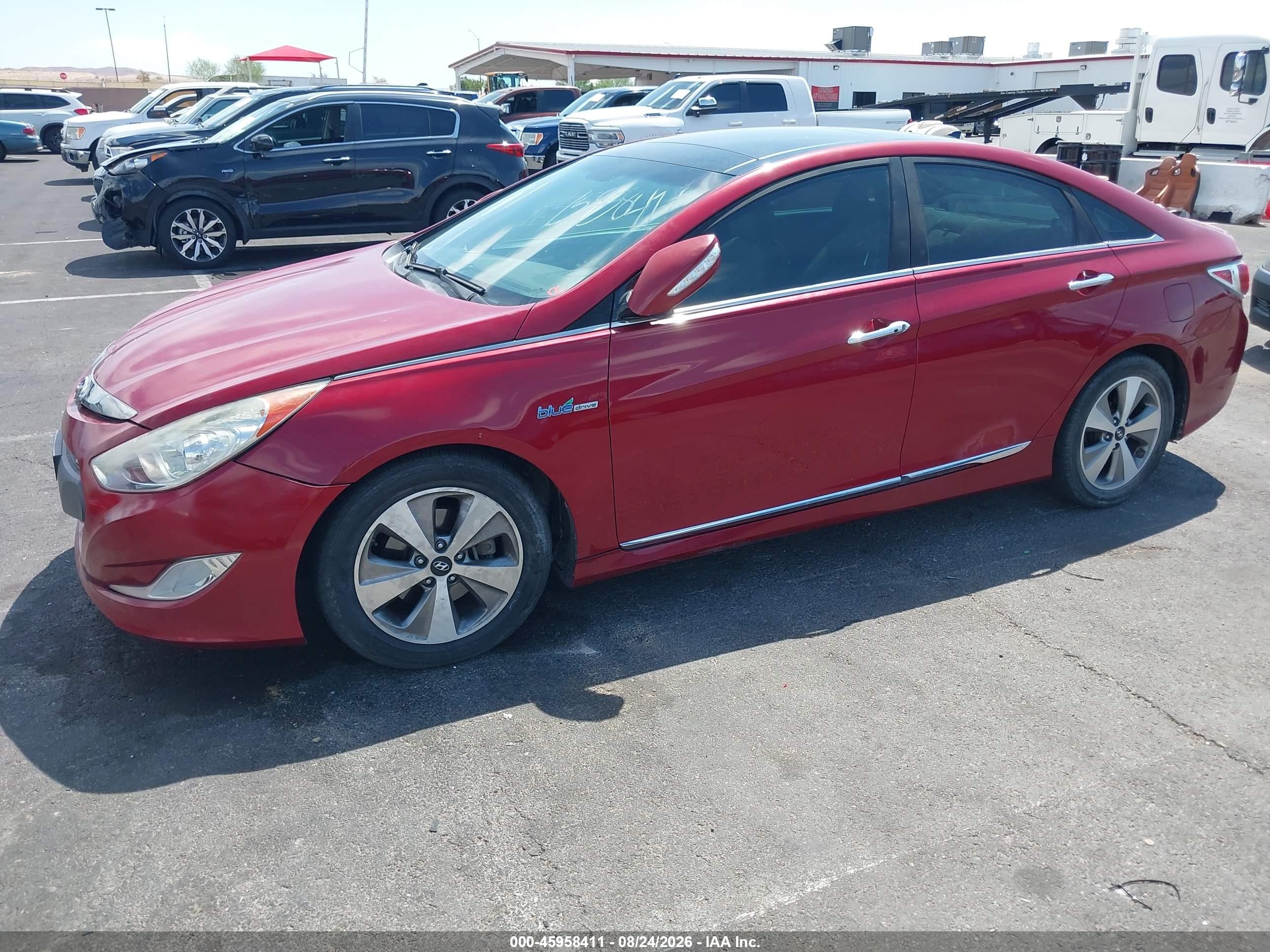 2012 Hyundai Sonata Hybrid   Red vin: KMHEC4A43CA025328