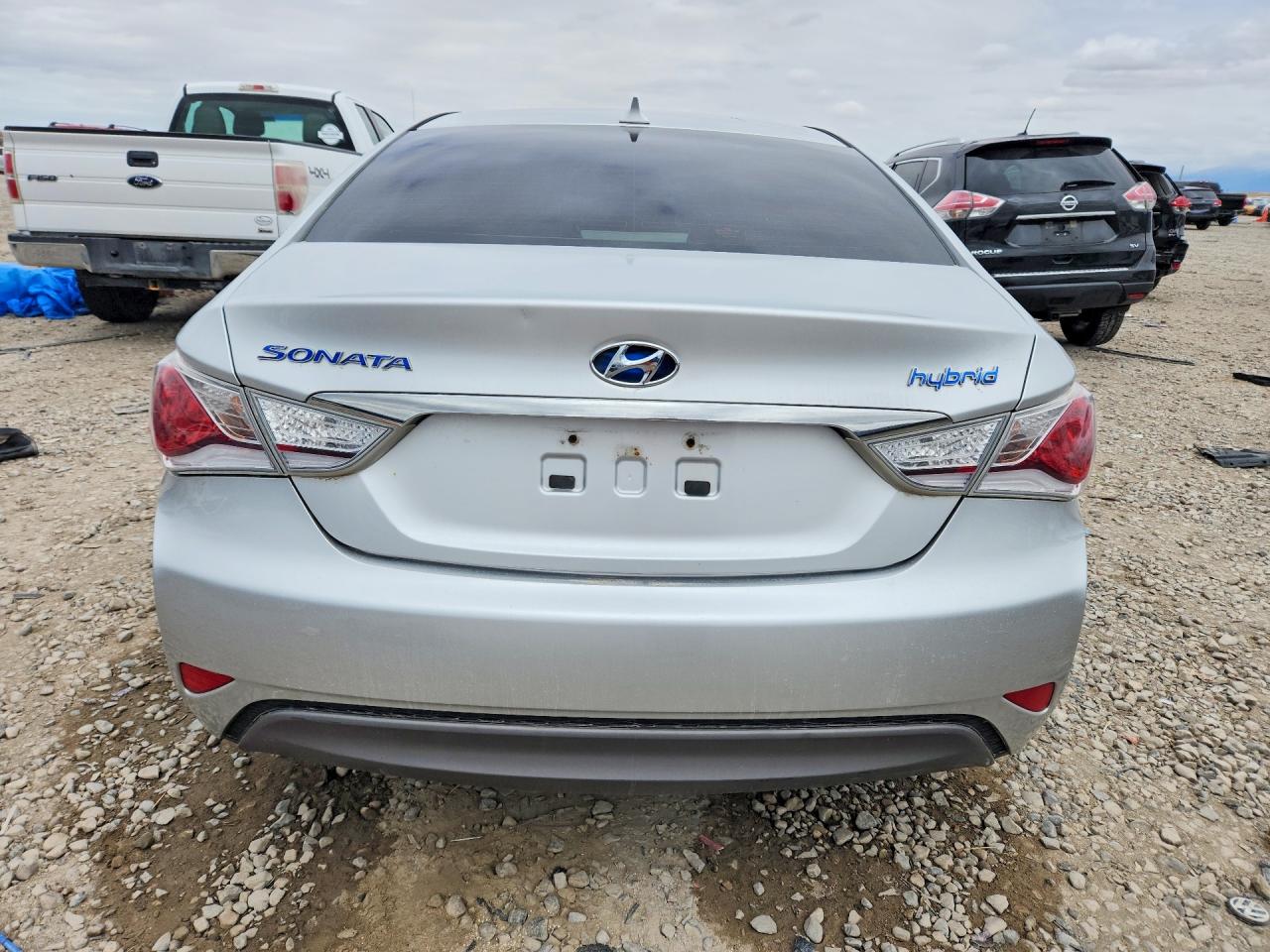 2012 Hyundai Sonata Hybrid Silver vin: KMHEC4A43CA035549