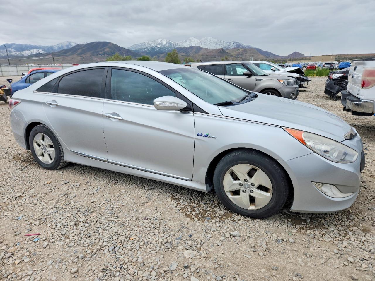 2012 Hyundai Sonata Hybrid Silver vin: KMHEC4A43CA035549