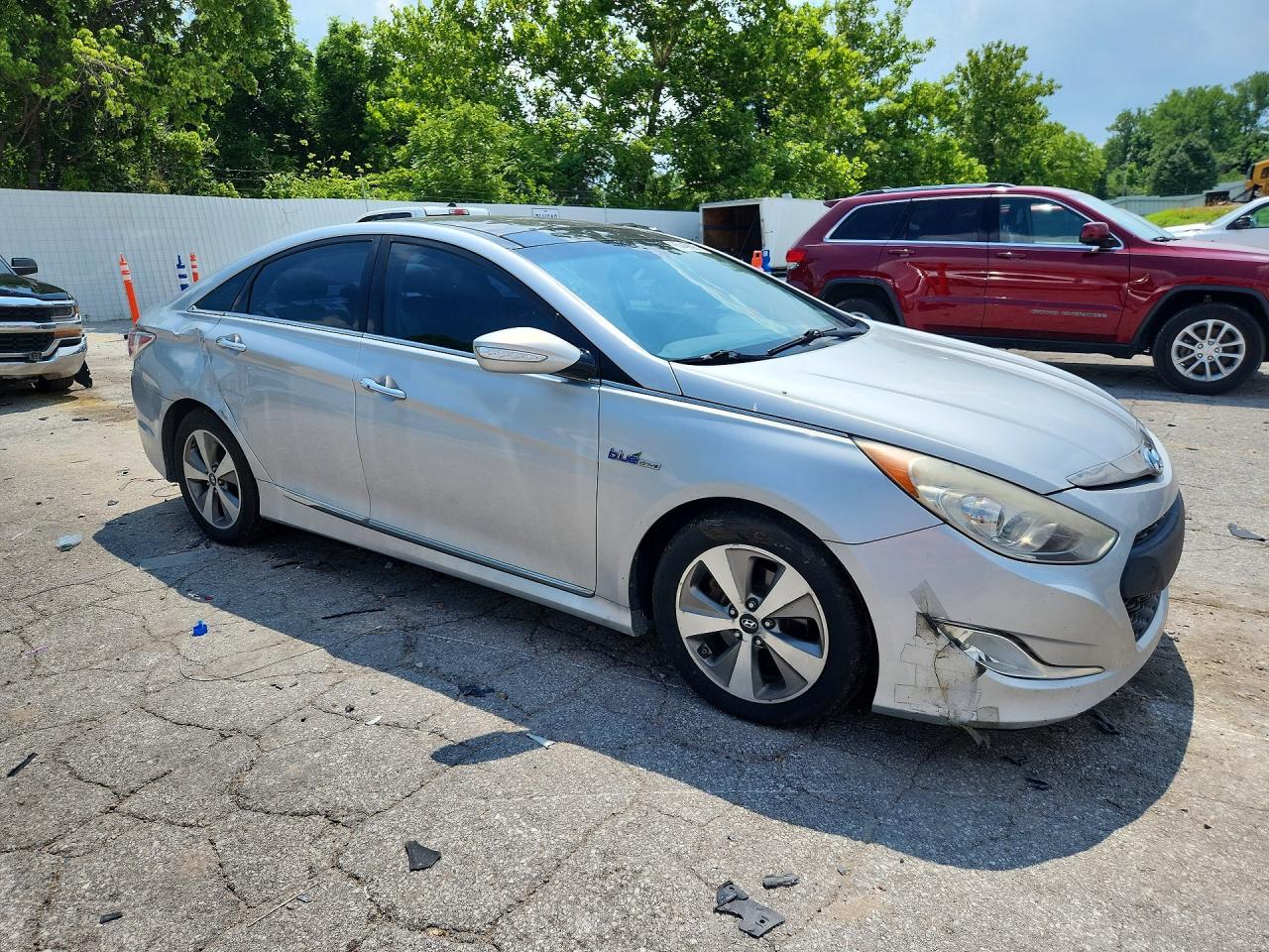2012 Hyundai Sonata Silver vin: KMHEC4A43CA041660