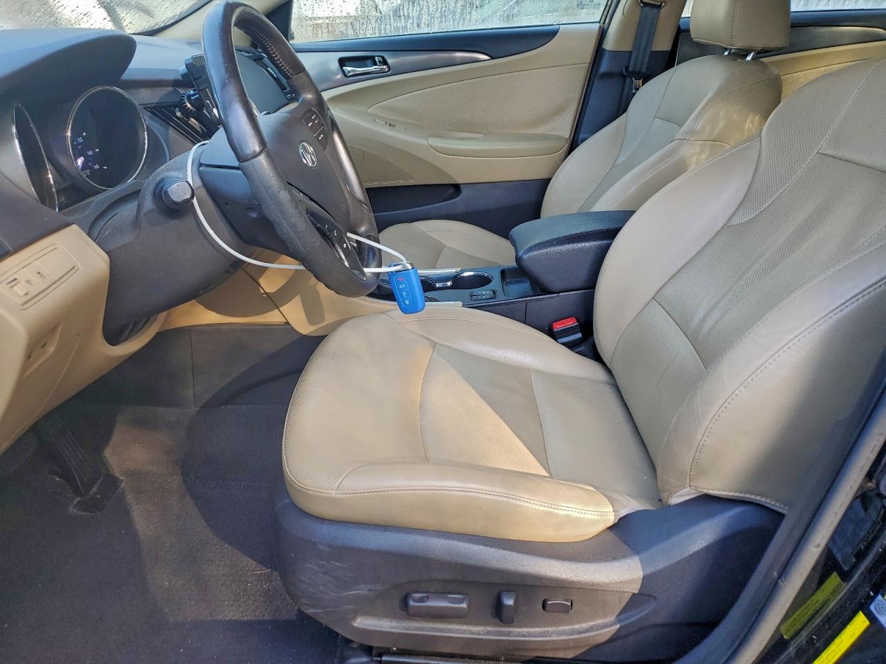 2012 Hyundai Sonata Hybrid Black vin: KMHEC4A43CA057373