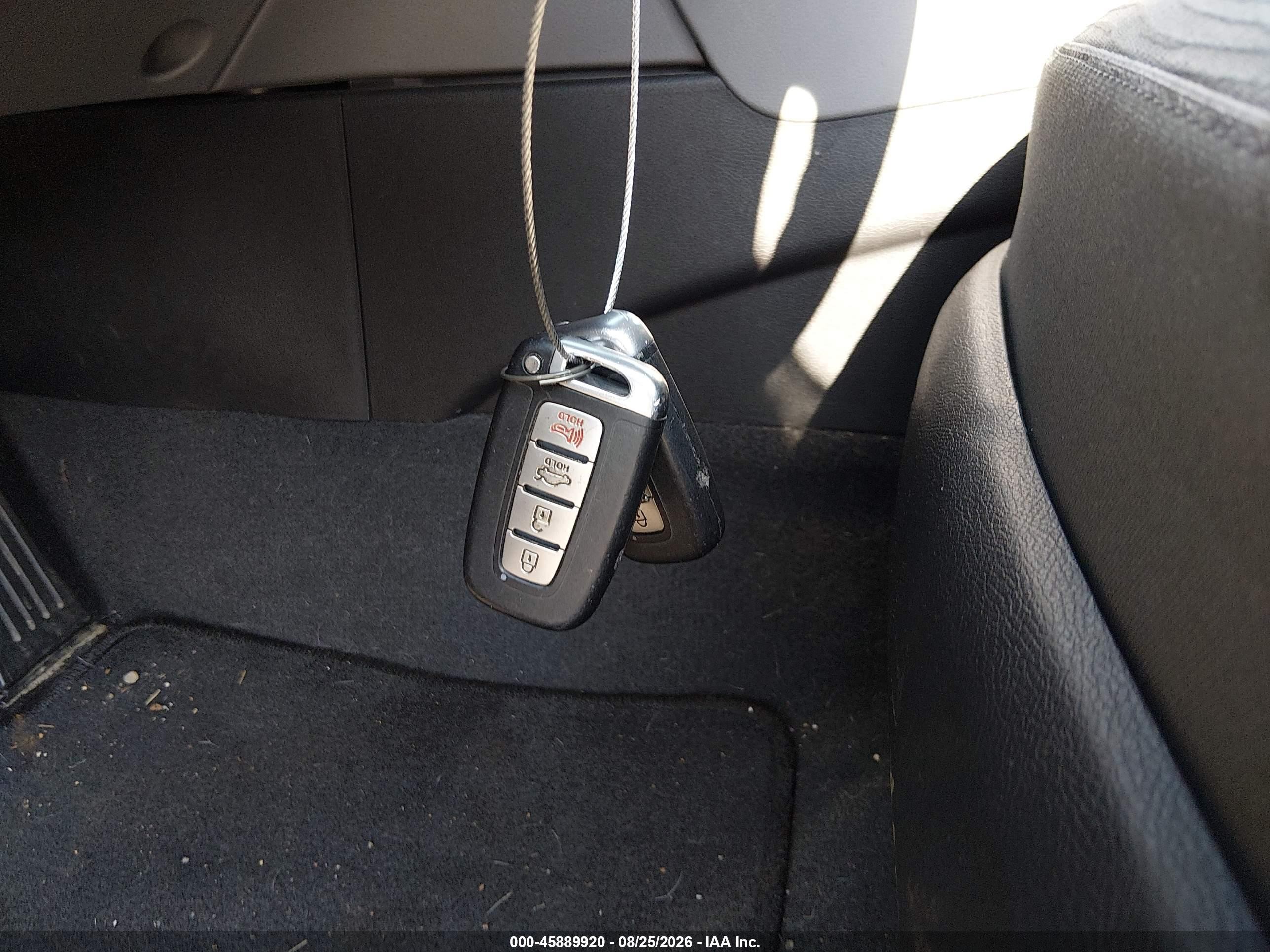 2012 Hyundai Sonata Hybrid   Silver vin: KMHEC4A43CA059964