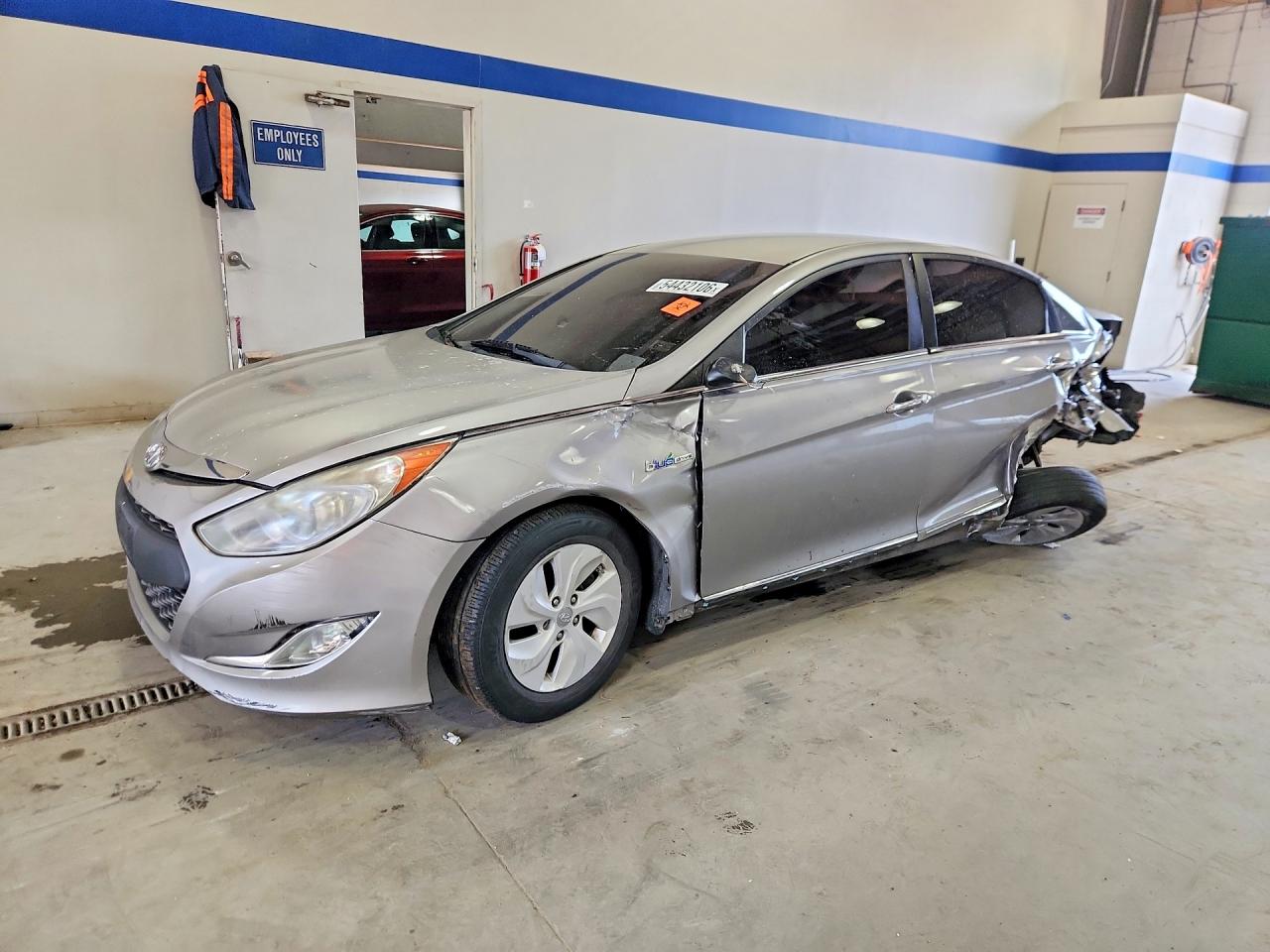 2013 Hyundai Sonata Hybrid Silver vin: KMHEC4A43DA064826