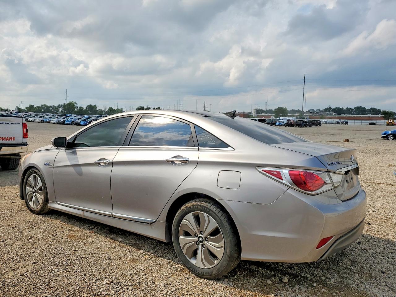 2013 Hyundai Sonata Hybrid Silver vin: KMHEC4A43DA067368