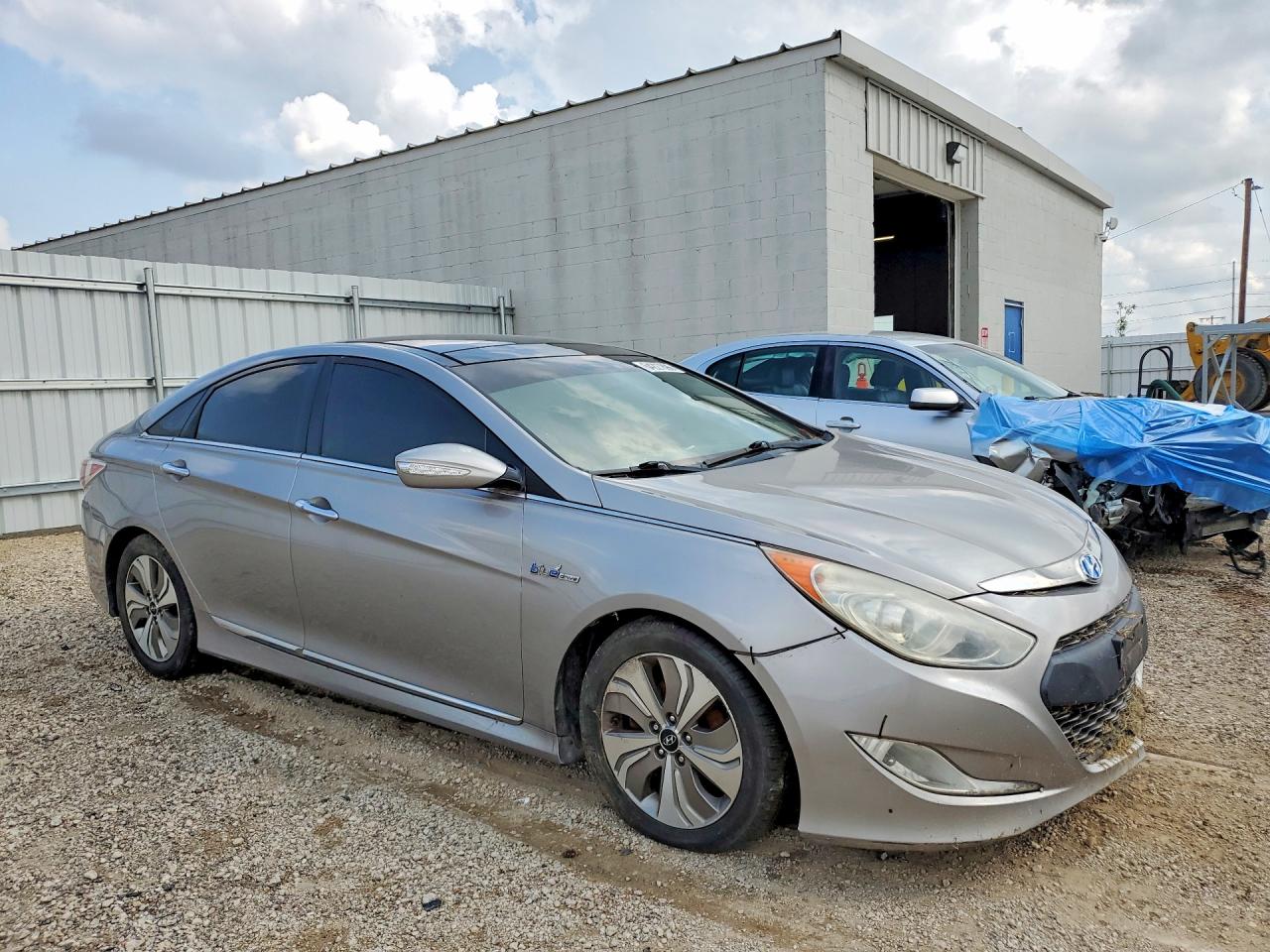 2013 Hyundai Sonata Hybrid Silver vin: KMHEC4A43DA067368