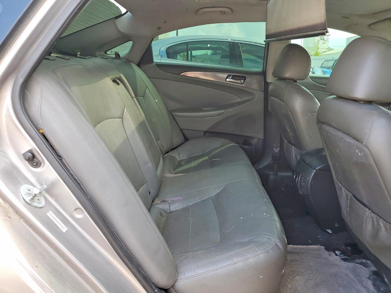 2013 Hyundai Sonata Hybrid Silver vin: KMHEC4A43DA067368