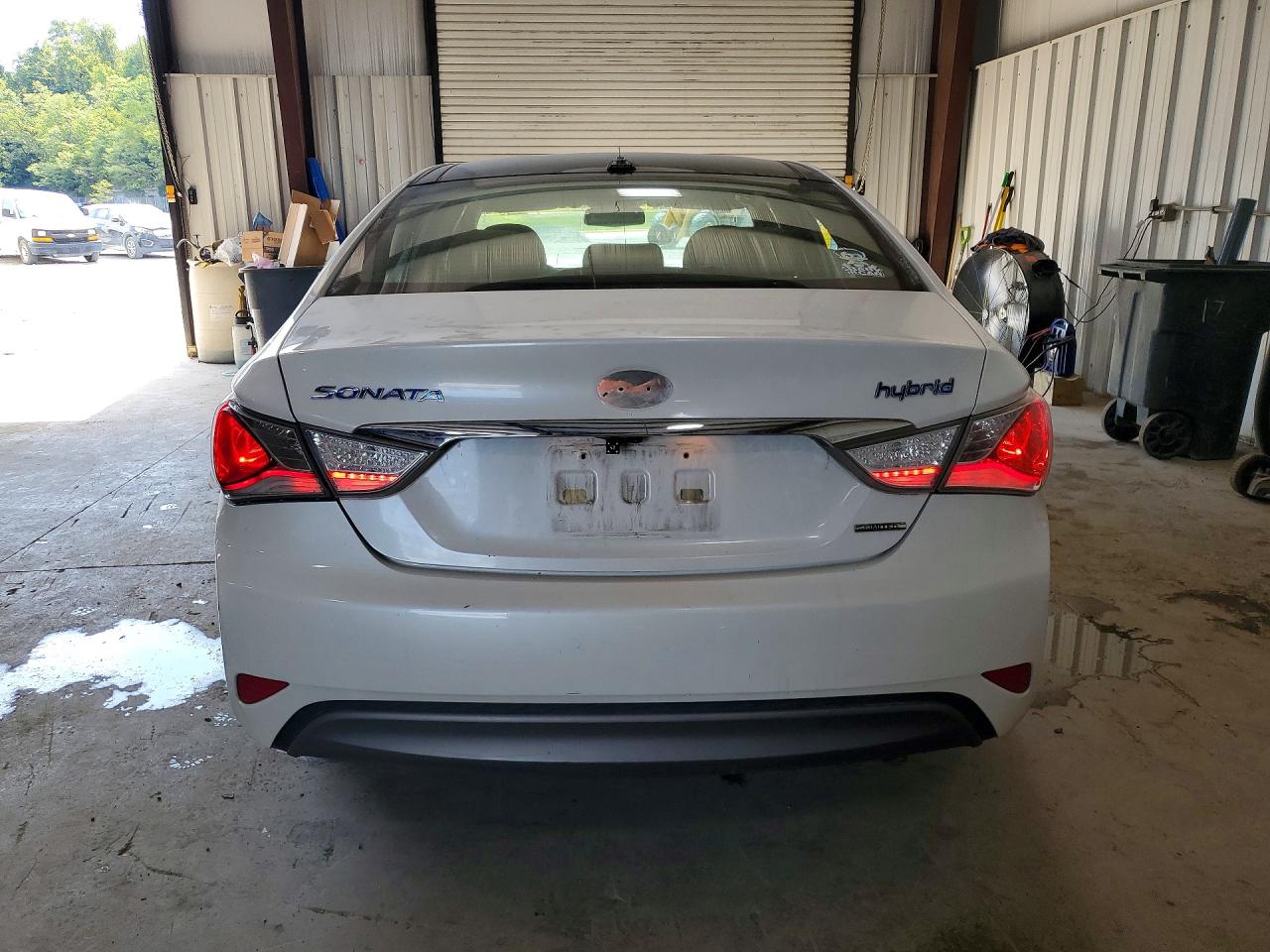 2013 Hyundai Sonata Hybrid White vin: KMHEC4A43DA068147