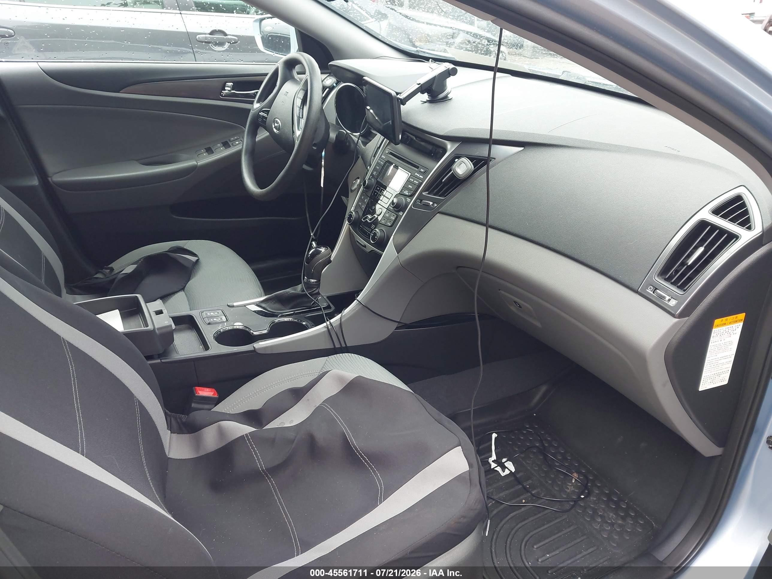 2013 Hyundai Sonata Hybrid   Blue vin: KMHEC4A43DA086650