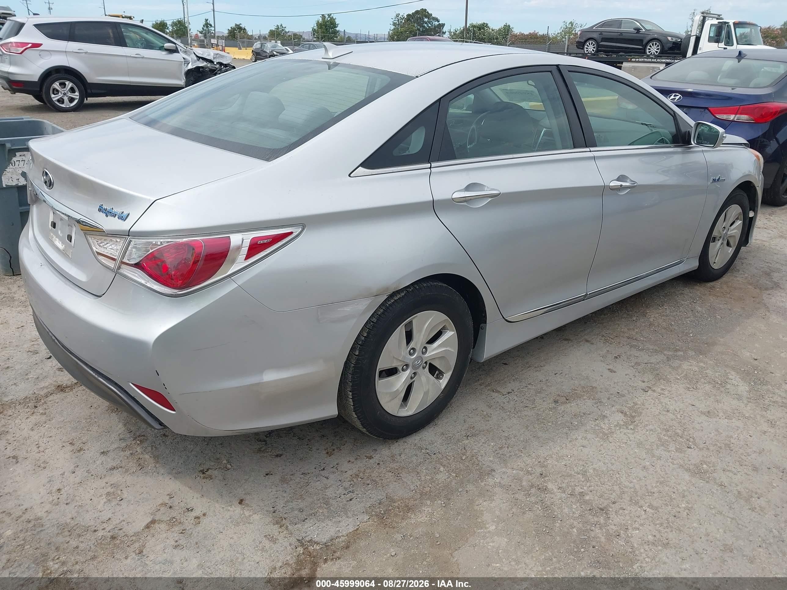 2013 Hyundai Sonata Hybrid   Silver vin: KMHEC4A43DA090987