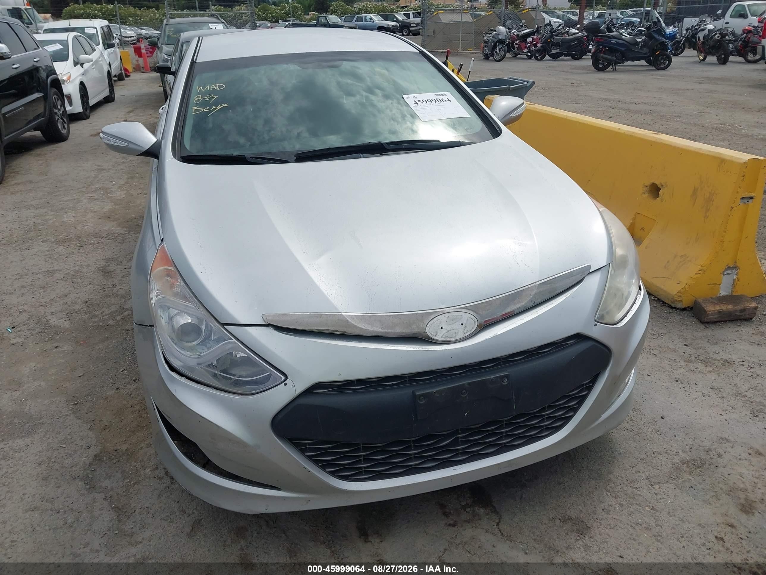 2013 Hyundai Sonata Hybrid   Silver vin: KMHEC4A43DA090987