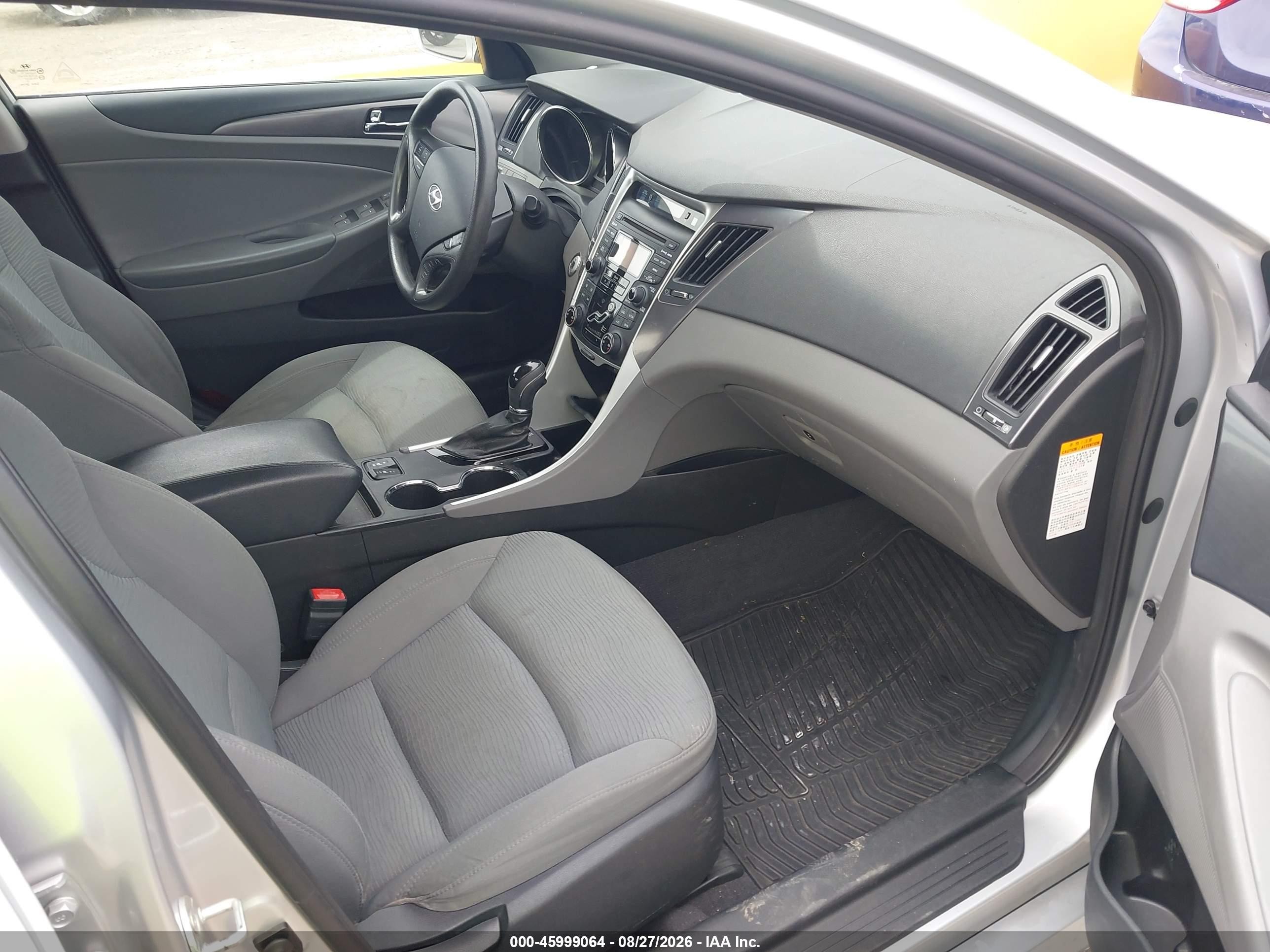 2013 Hyundai Sonata Hybrid   Silver vin: KMHEC4A43DA090987