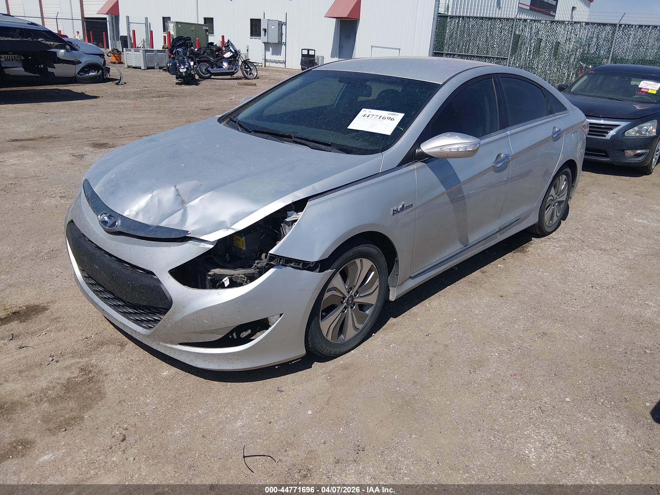 2013 Hyundai Sonata Hybrid Limited Silver vin: KMHEC4A43DA093646