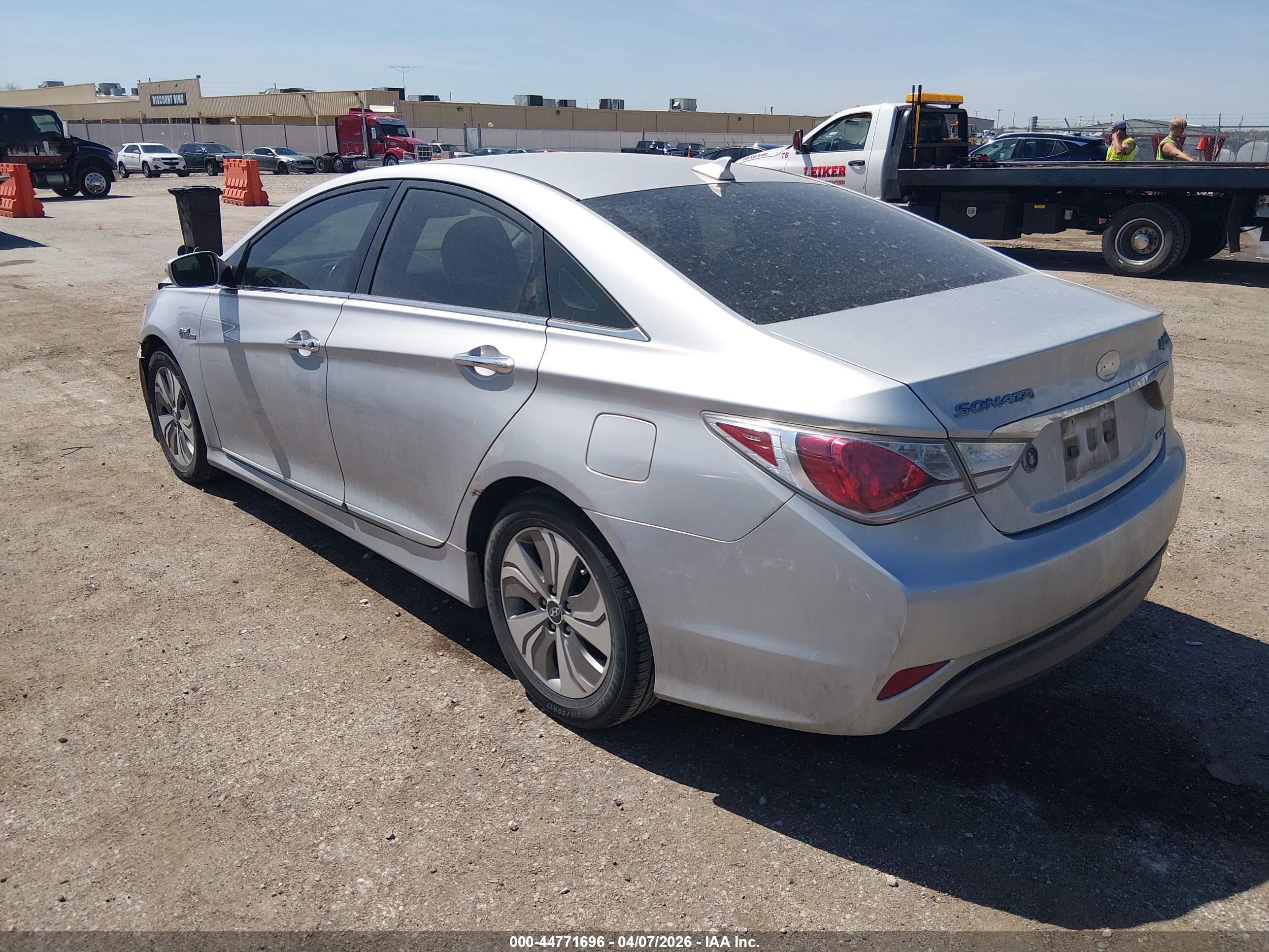 2013 Hyundai Sonata Hybrid Limited Silver vin: KMHEC4A43DA093646