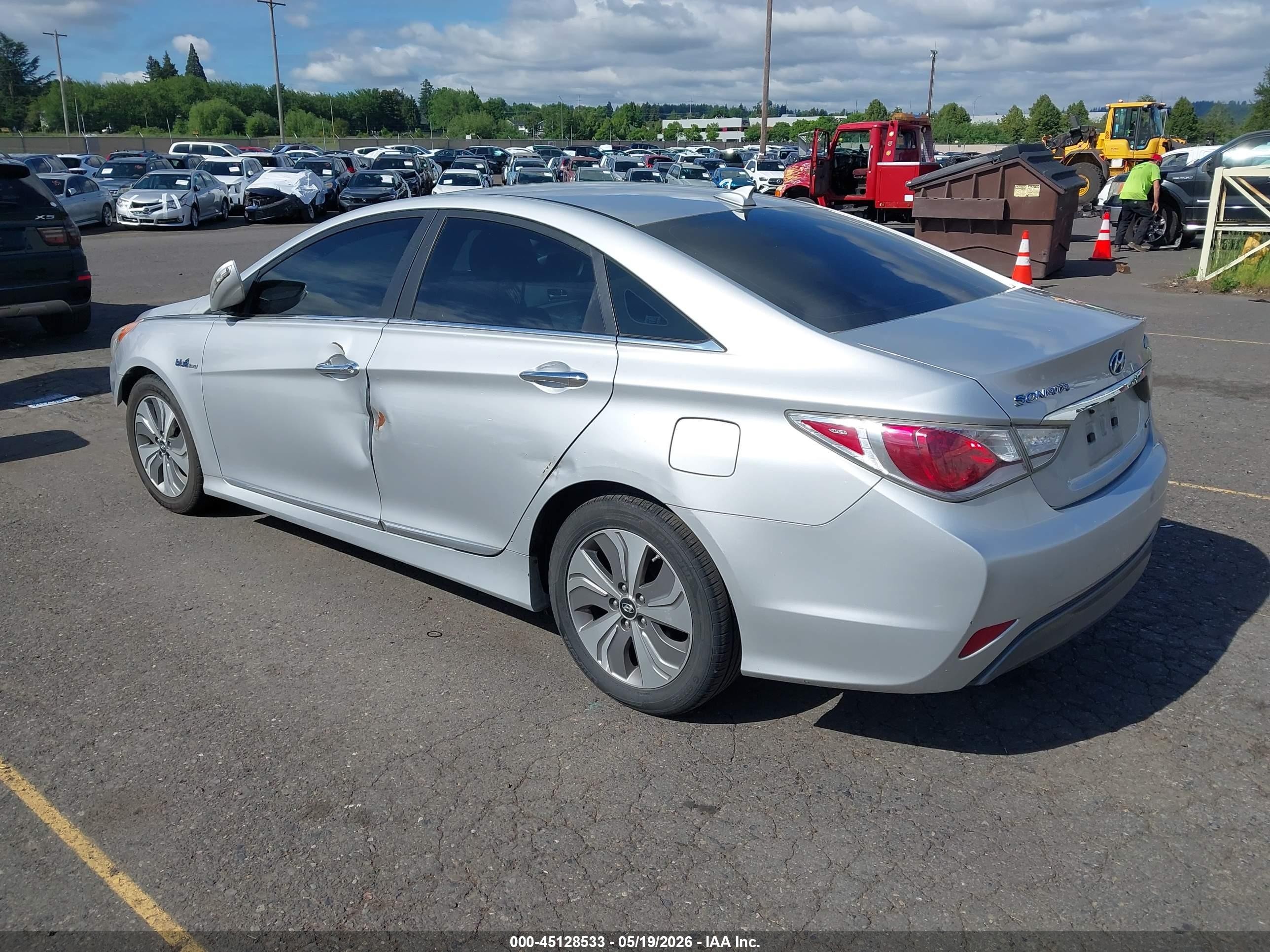2013 Hyundai Sonata Hybrid Limited Silver vin: KMHEC4A43DA097356