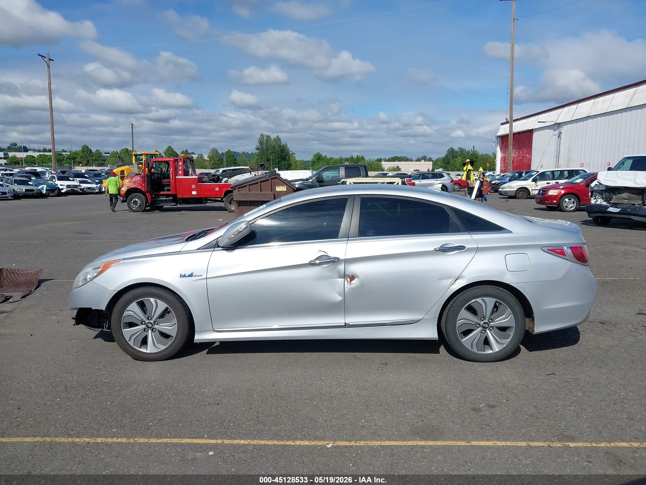 2013 Hyundai Sonata Hybrid Limited Silver vin: KMHEC4A43DA097356