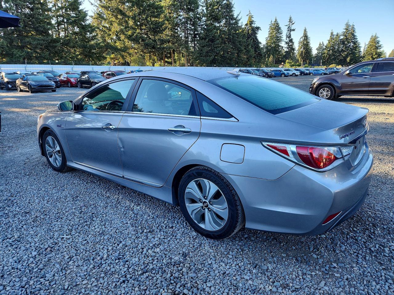 2013 Hyundai Sonata Hybrid Silver vin: KMHEC4A43DA100076