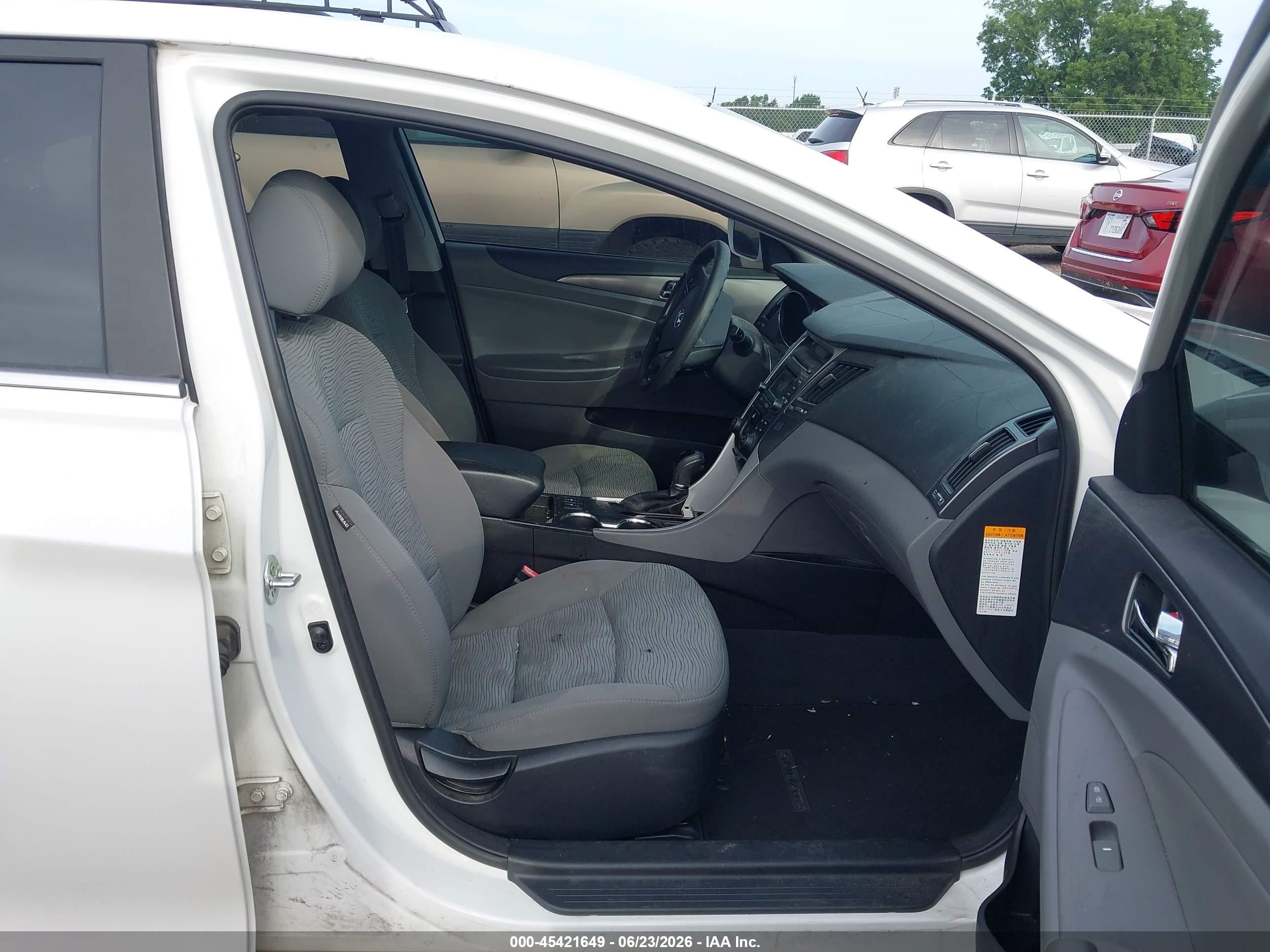 2014 Hyundai Sonata Hybrid   White vin: KMHEC4A43EA116652