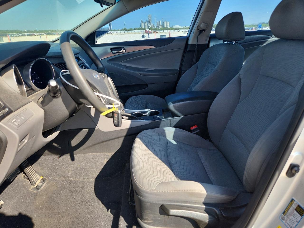 2015 Hyundai Sonata Hybrid Base Silver vin: KMHEC4A43FA119276