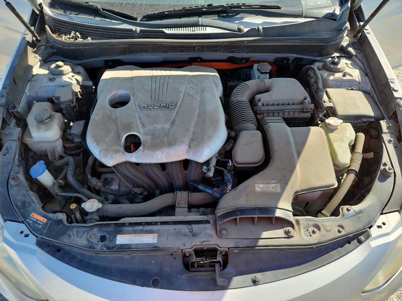 2015 Hyundai Sonata Hybrid Base Silver vin: KMHEC4A43FA119276