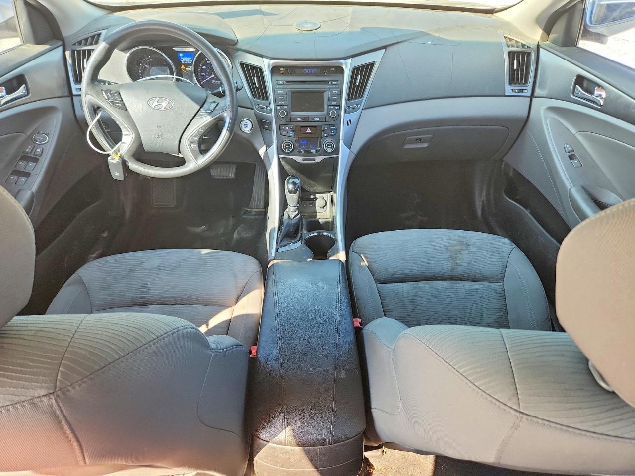 2015 Hyundai Sonata Hybrid Base Silver vin: KMHEC4A43FA119276