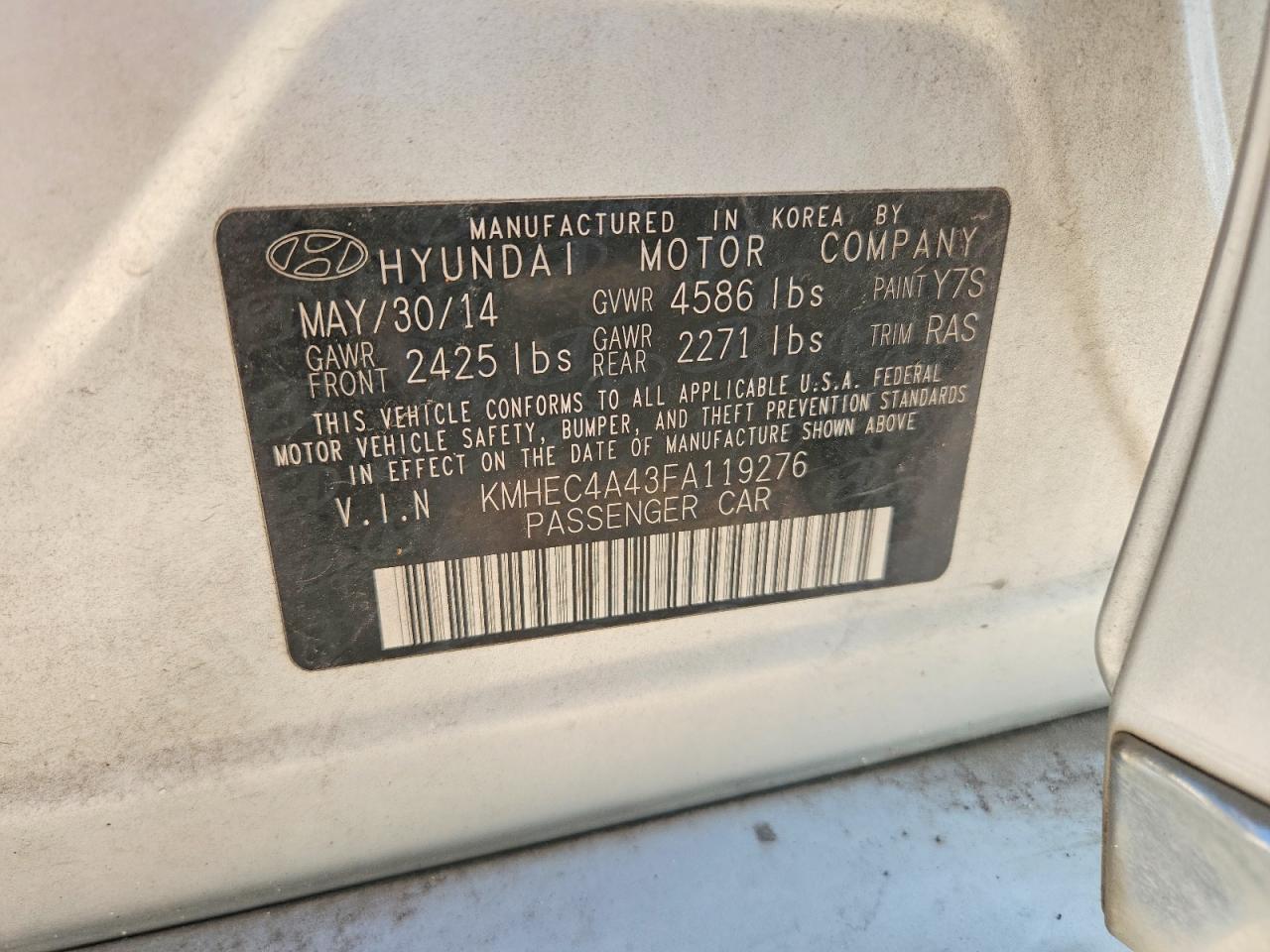 2015 Hyundai Sonata Hybrid Base Silver vin: KMHEC4A43FA119276