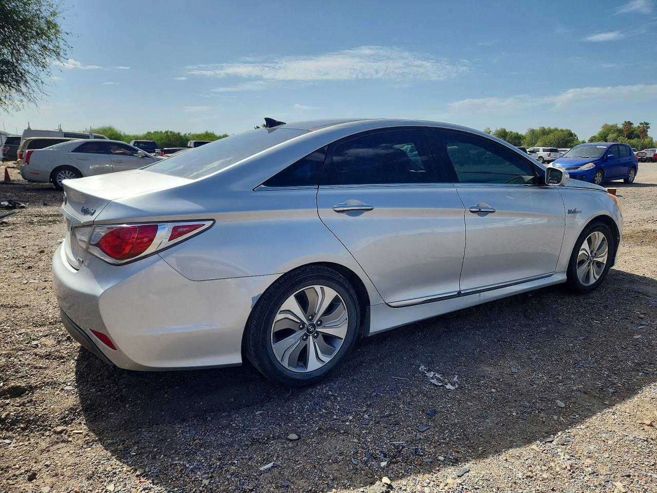 2015 Hyundai Sonata Hybrid Limited Silver vin: KMHEC4A43FA120640