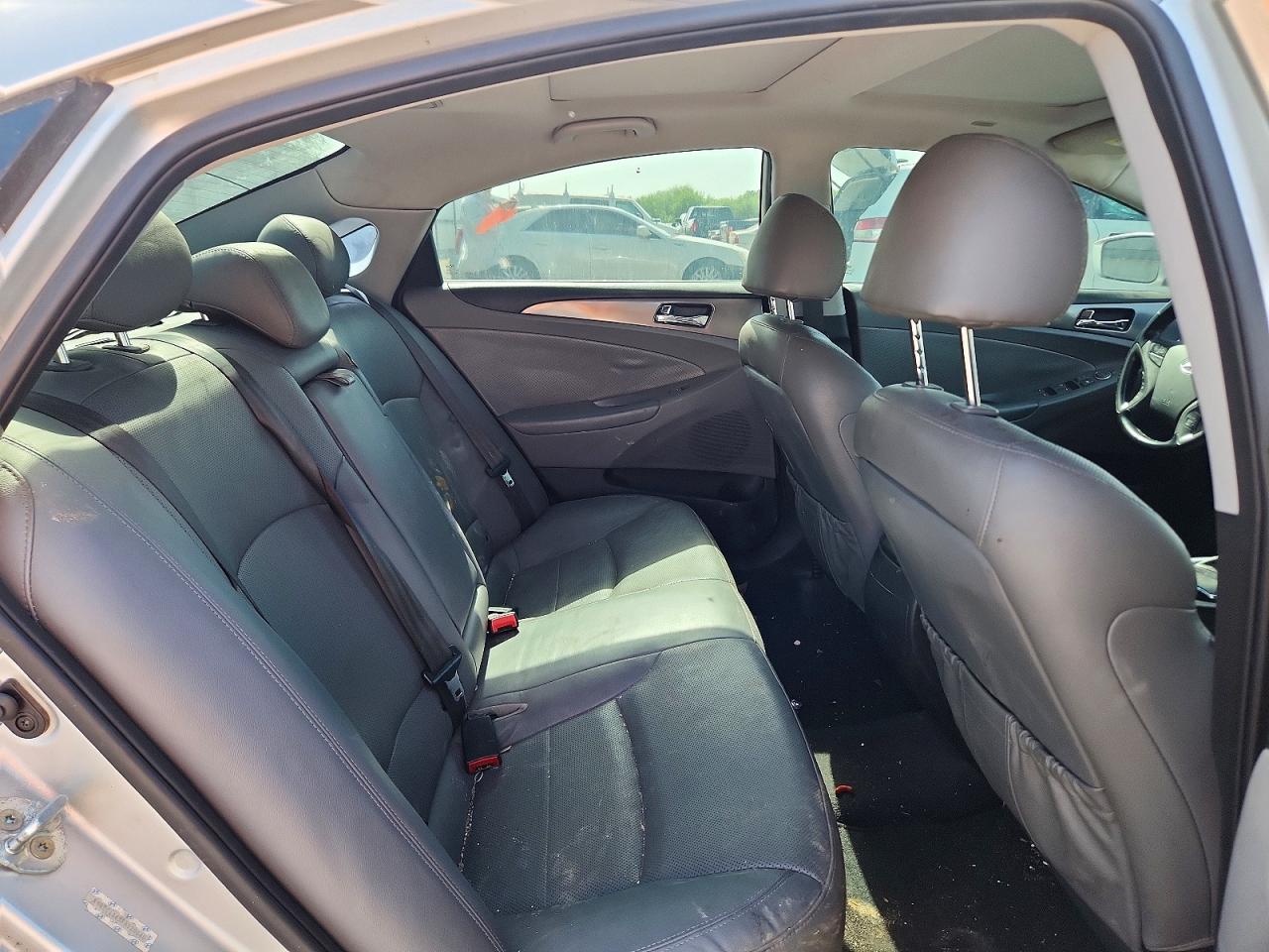 2015 Hyundai Sonata Hybrid Limited Silver vin: KMHEC4A43FA120640