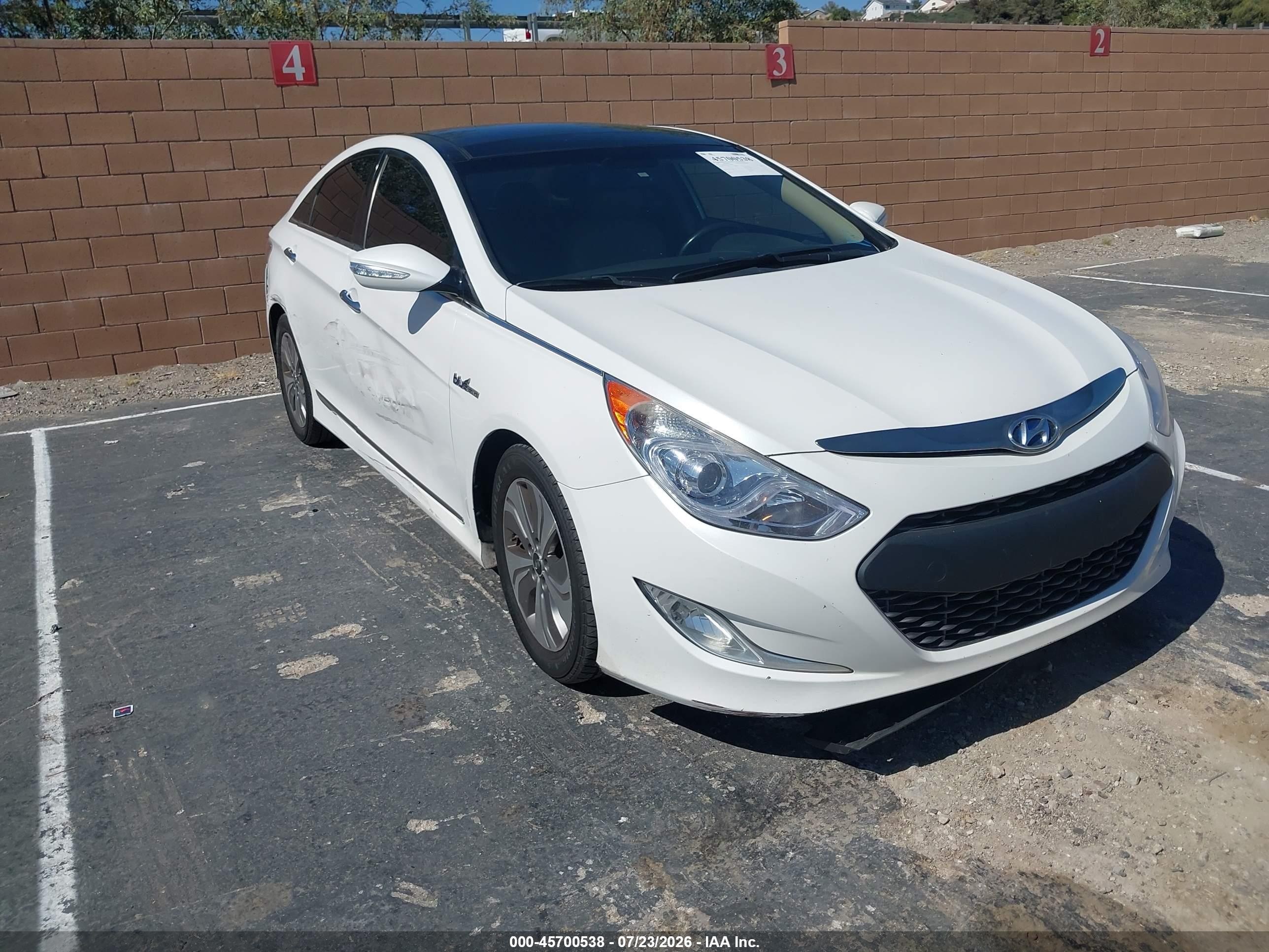 2015 Hyundai Sonata Hybrid Limited White vin: KMHEC4A43FA120850