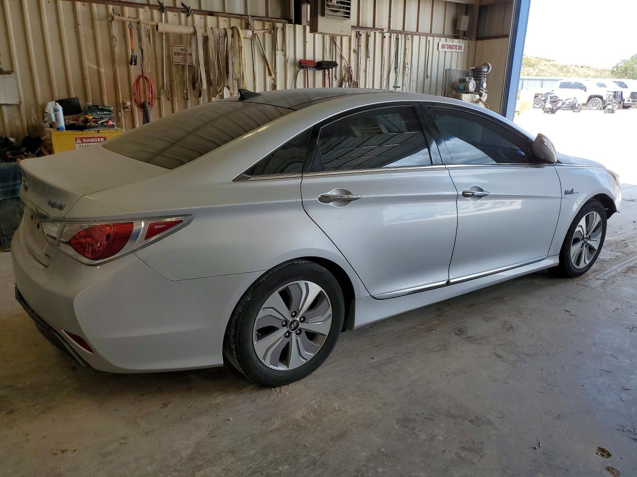 2015 Hyundai Sonata Hybrid Limited Silver vin: KMHEC4A43FA123893