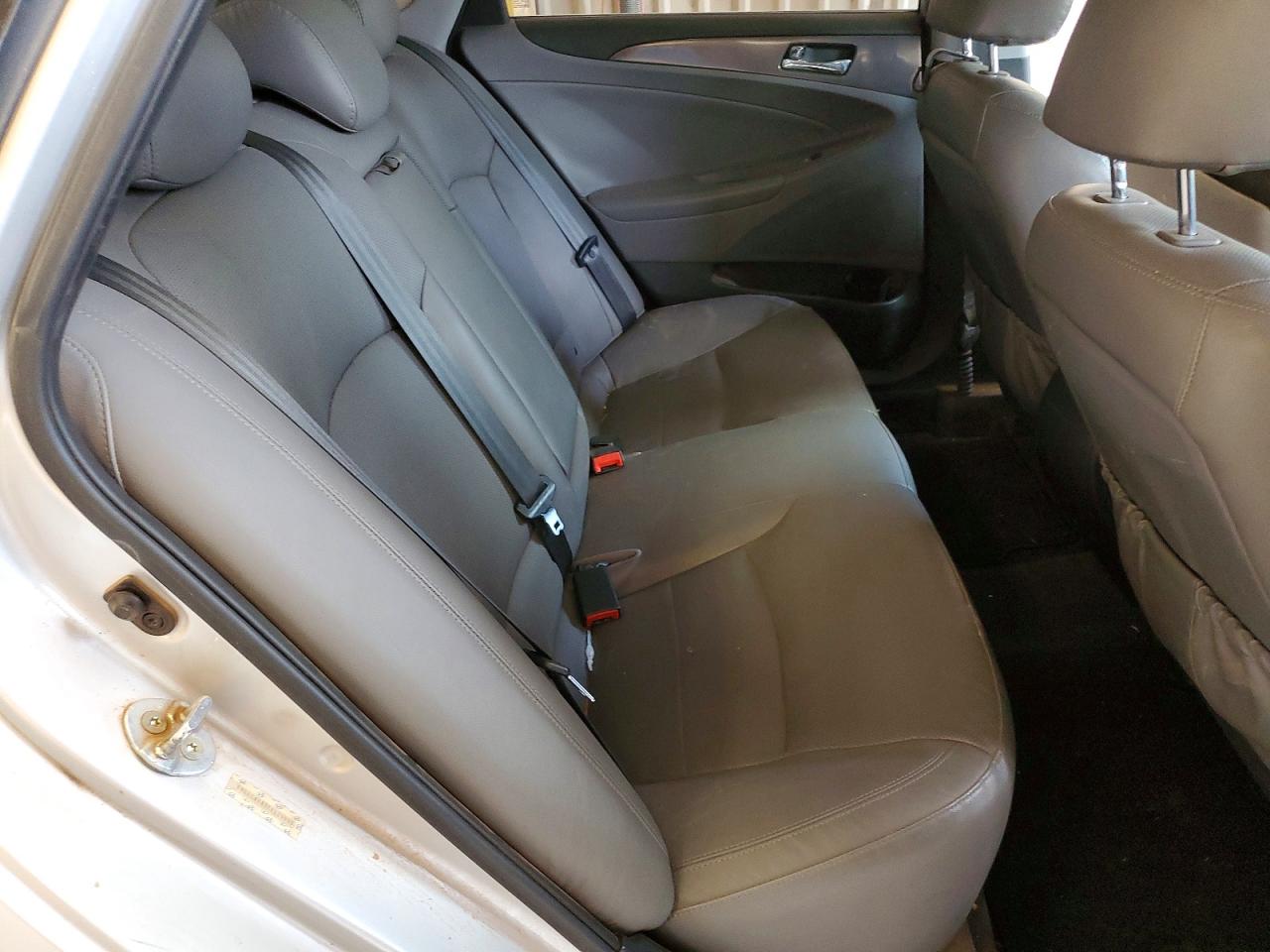 2015 Hyundai Sonata Hybrid Limited Silver vin: KMHEC4A43FA123893