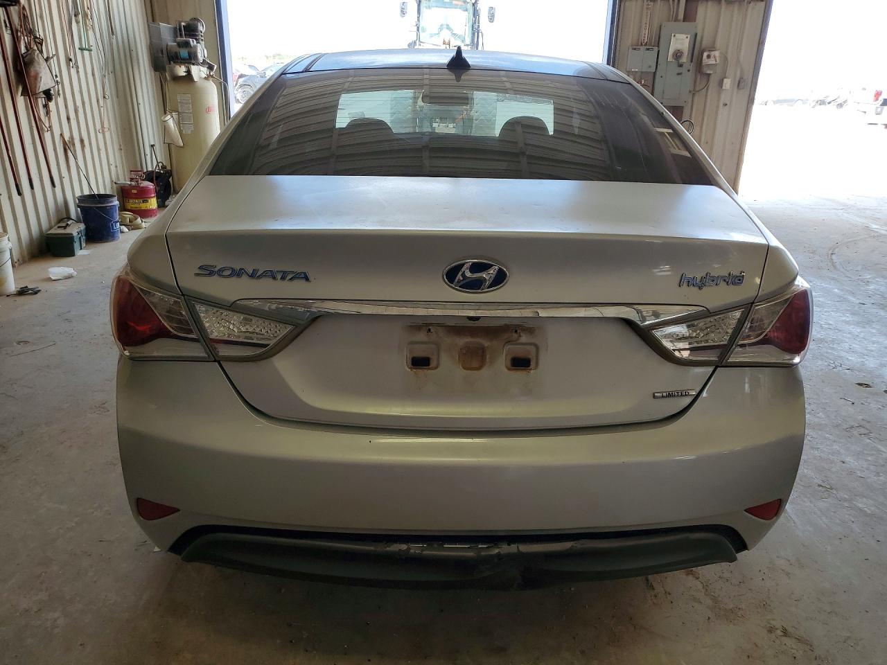 2015 Hyundai Sonata Hybrid Limited Silver vin: KMHEC4A43FA123893