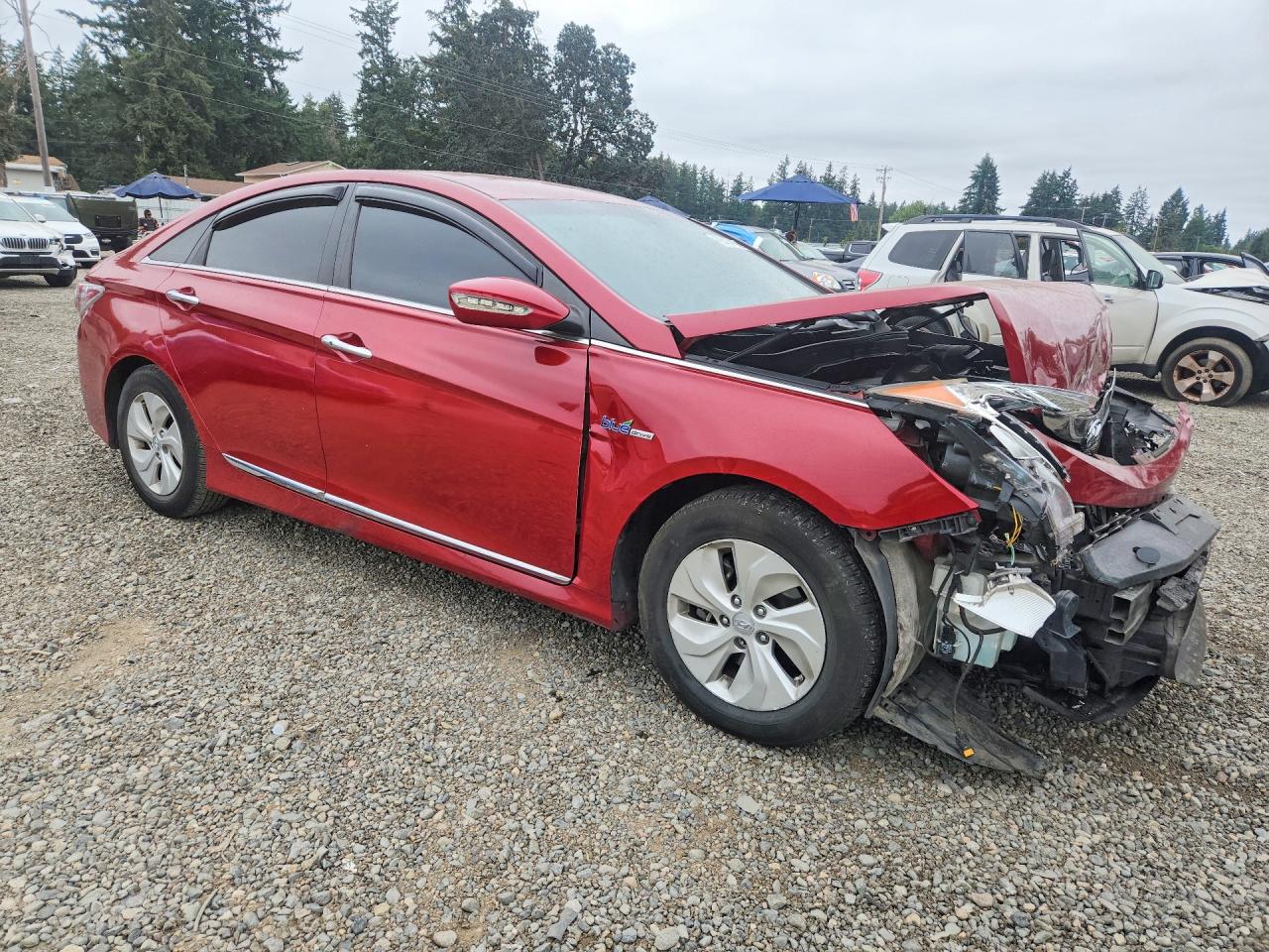 2015 Hyundai Sonata Hybrid Base Red vin: KMHEC4A43FA128379