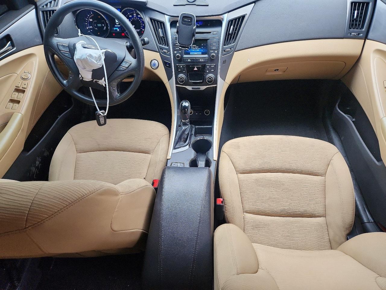 2015 Hyundai Sonata Hybrid Base Red vin: KMHEC4A43FA128379