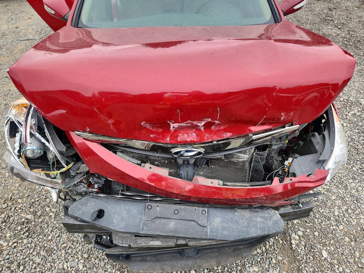 2015 Hyundai Sonata Hybrid Base Red vin: KMHEC4A43FA128379
