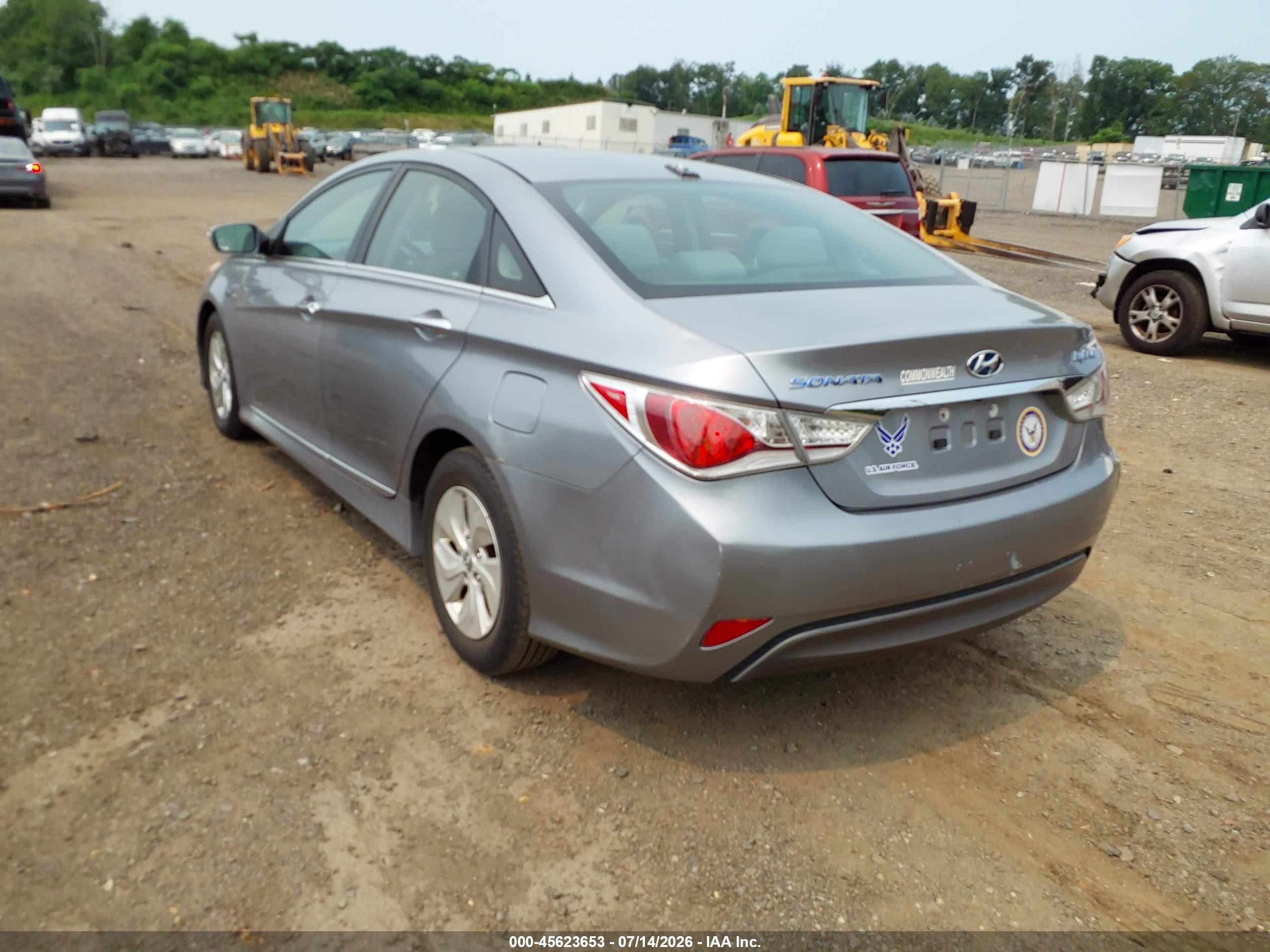 2015 Hyundai Sonata Hybrid   Серебряный vin: KMHEC4A43FA132013