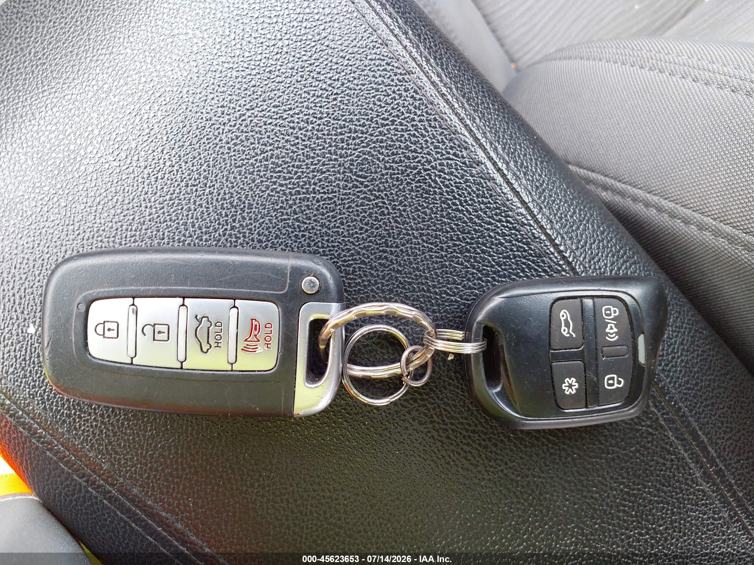 2015 Hyundai Sonata Hybrid   Серебряный vin: KMHEC4A43FA132013