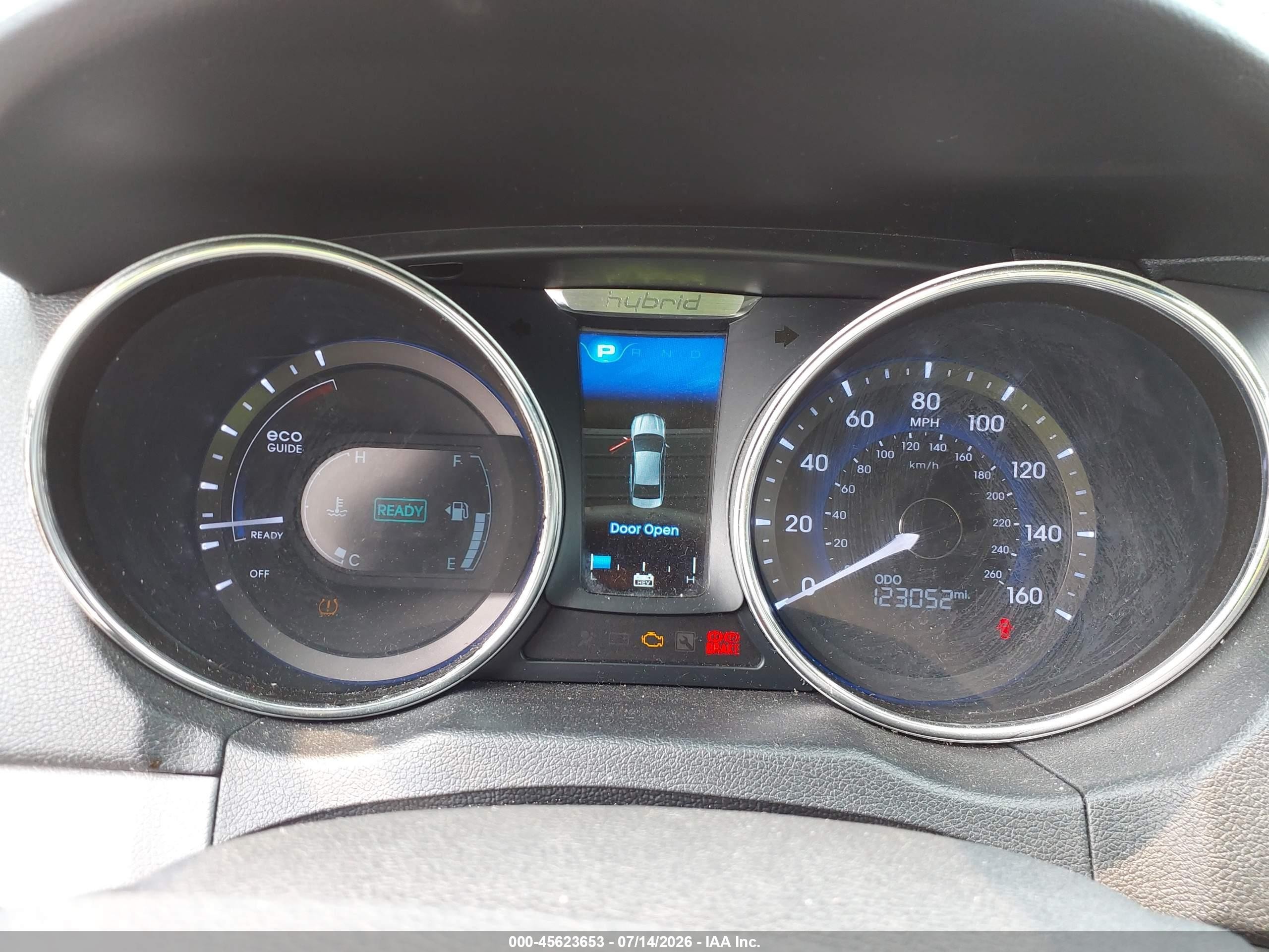 2015 Hyundai Sonata Hybrid   Серебряный vin: KMHEC4A43FA132013
