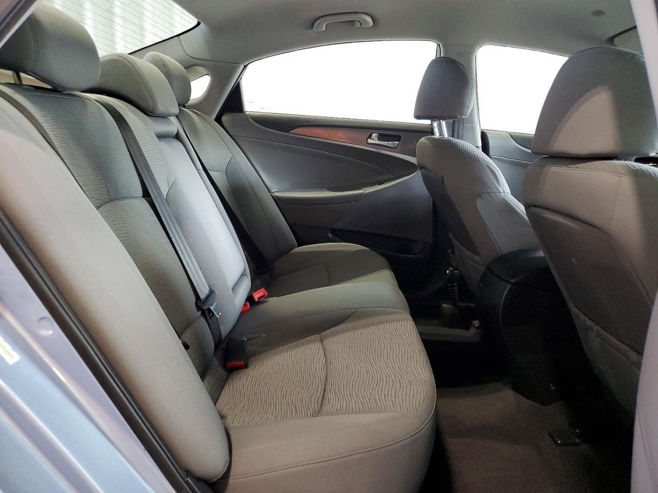 2015 Hyundai Sonata Hybrid Base Синий vin: KMHEC4A43FA134912