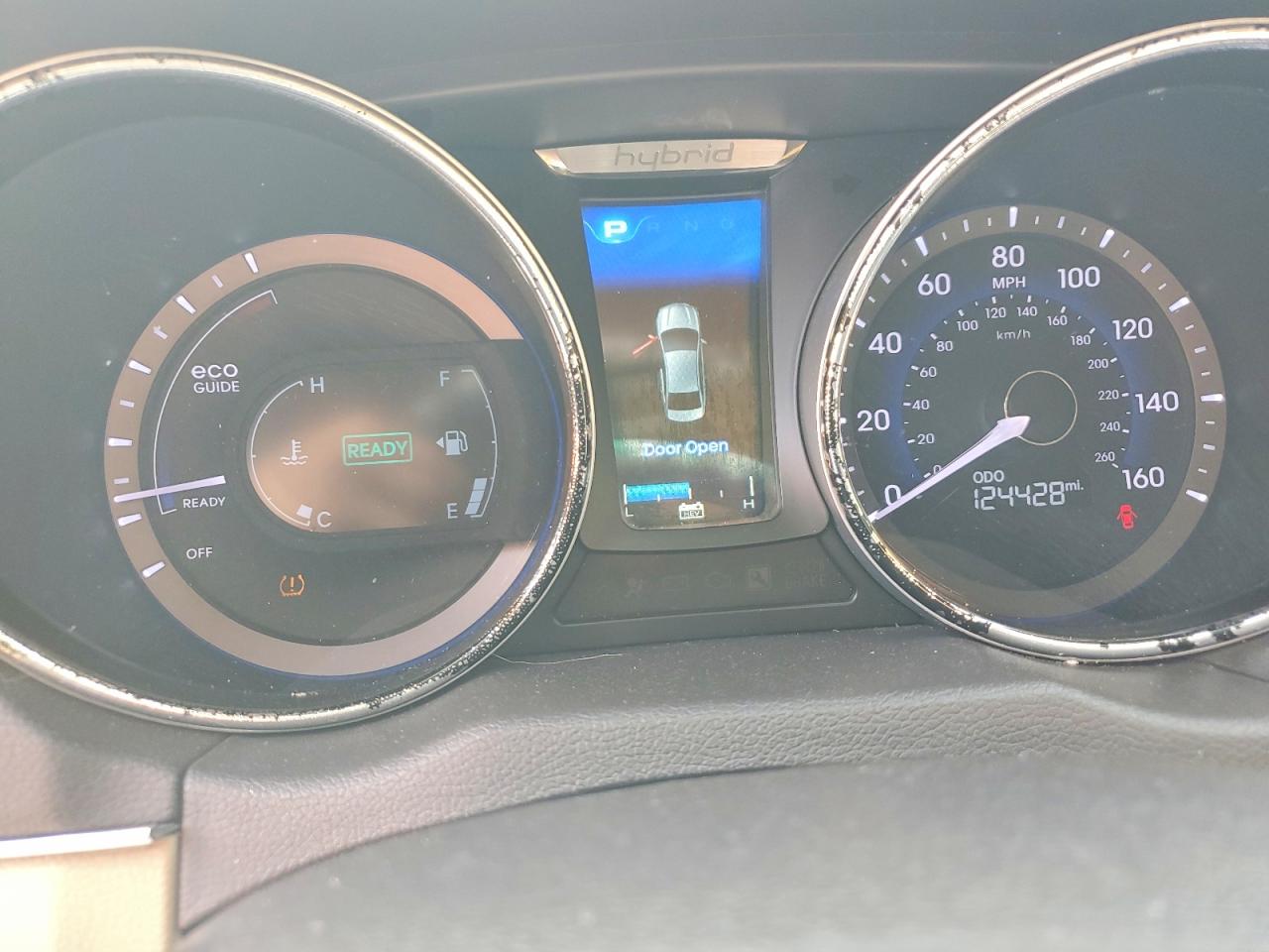 2015 Hyundai Sonata Hybrid Base Белый vin: KMHEC4A43FA135378