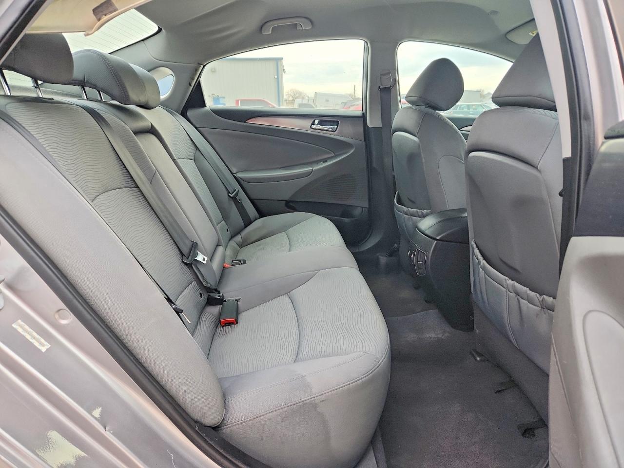 2011 Hyundai Sonata Hybrid Base Серебряный vin: KMHEC4A44BA006527